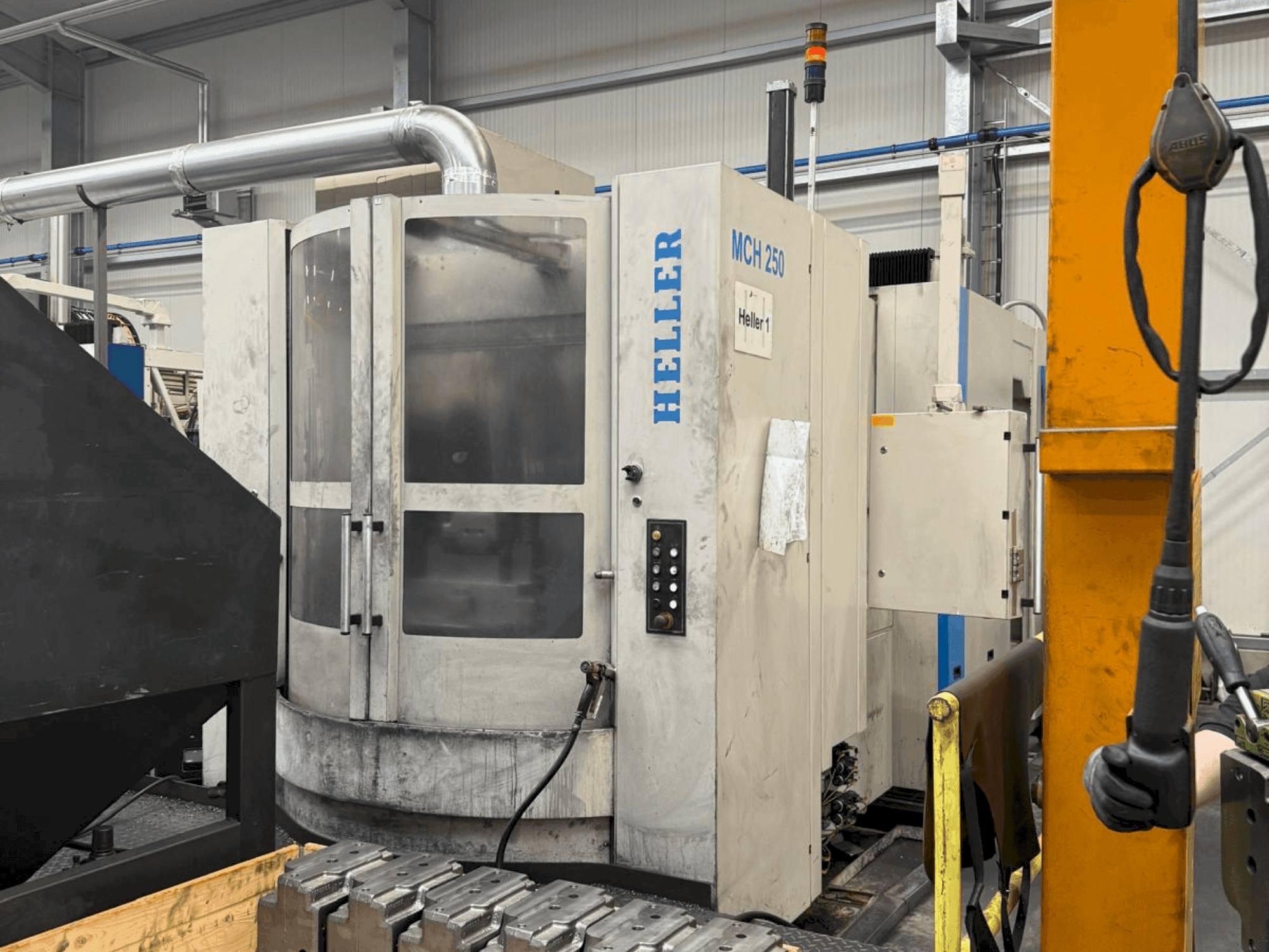 Makine HELLER MCH 250 - Önden görünüm