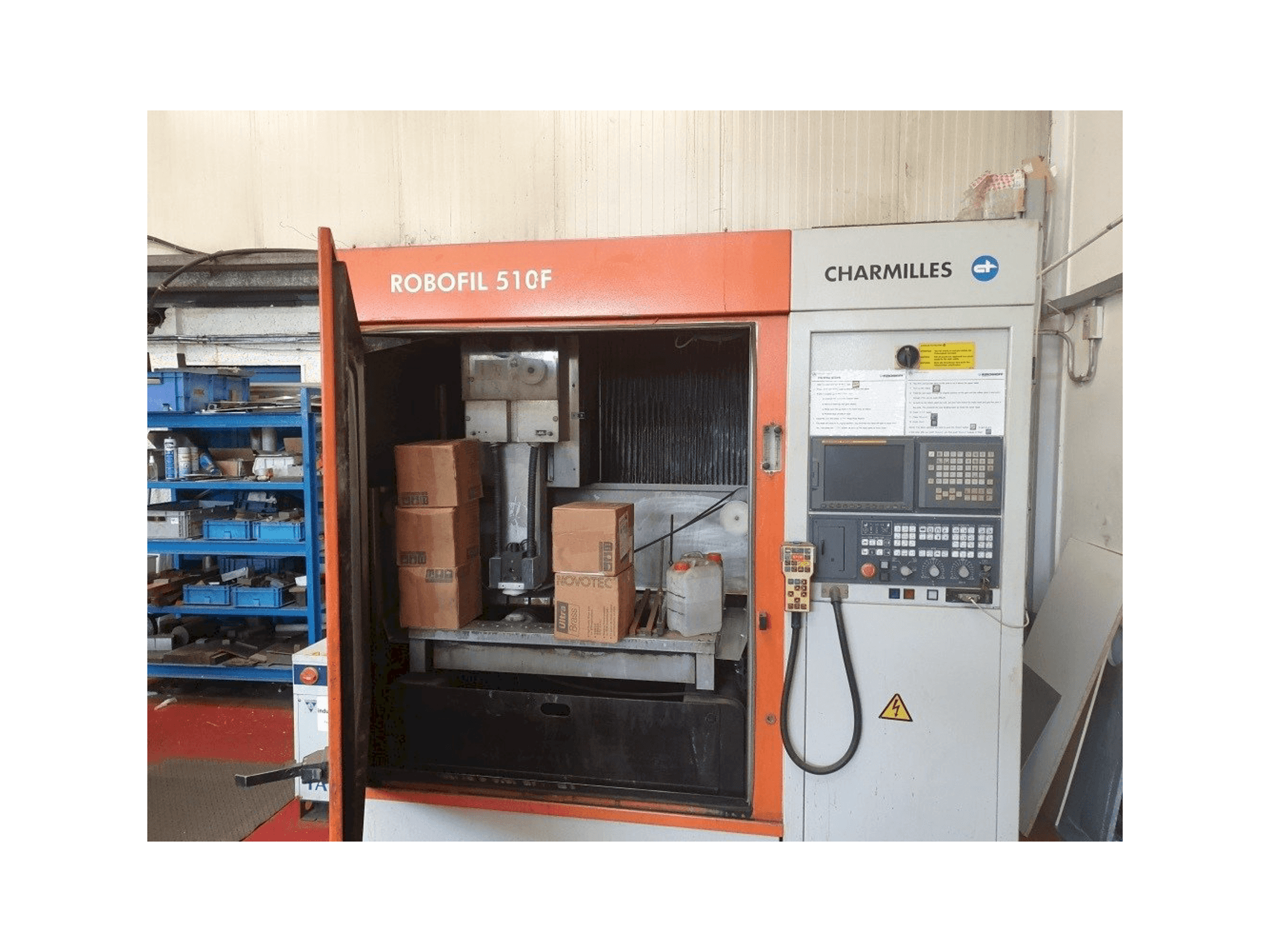 Makine CHARMILLES Robofil 510F - Önden görünüm