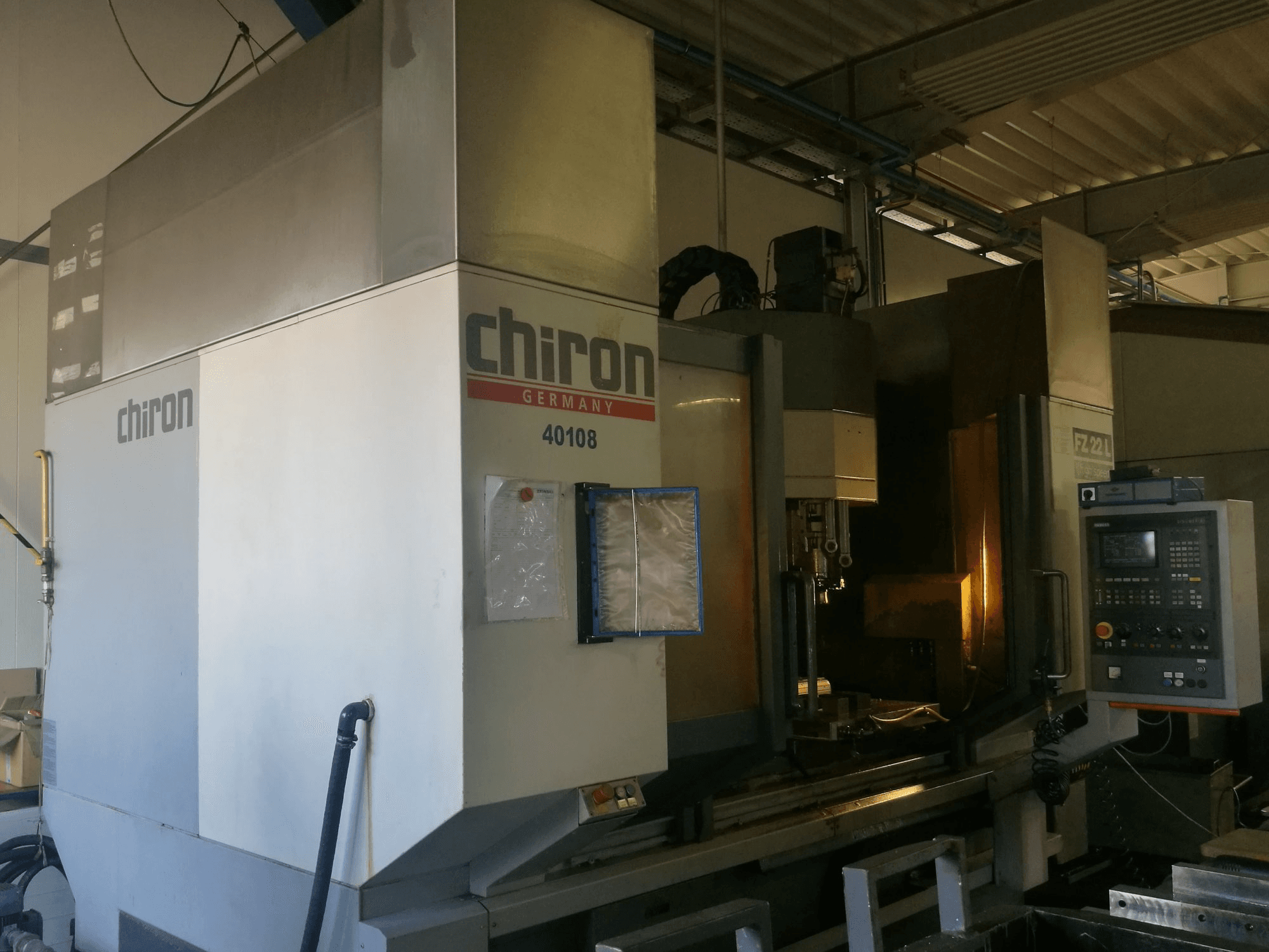 Makine Chiron - Sağdan görünüm FZ 18L