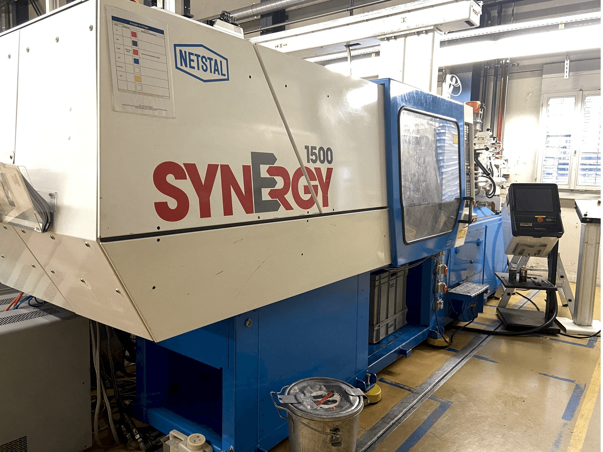 Makine Netstal SYNERGY 1500 K 460 - Önden görünüm