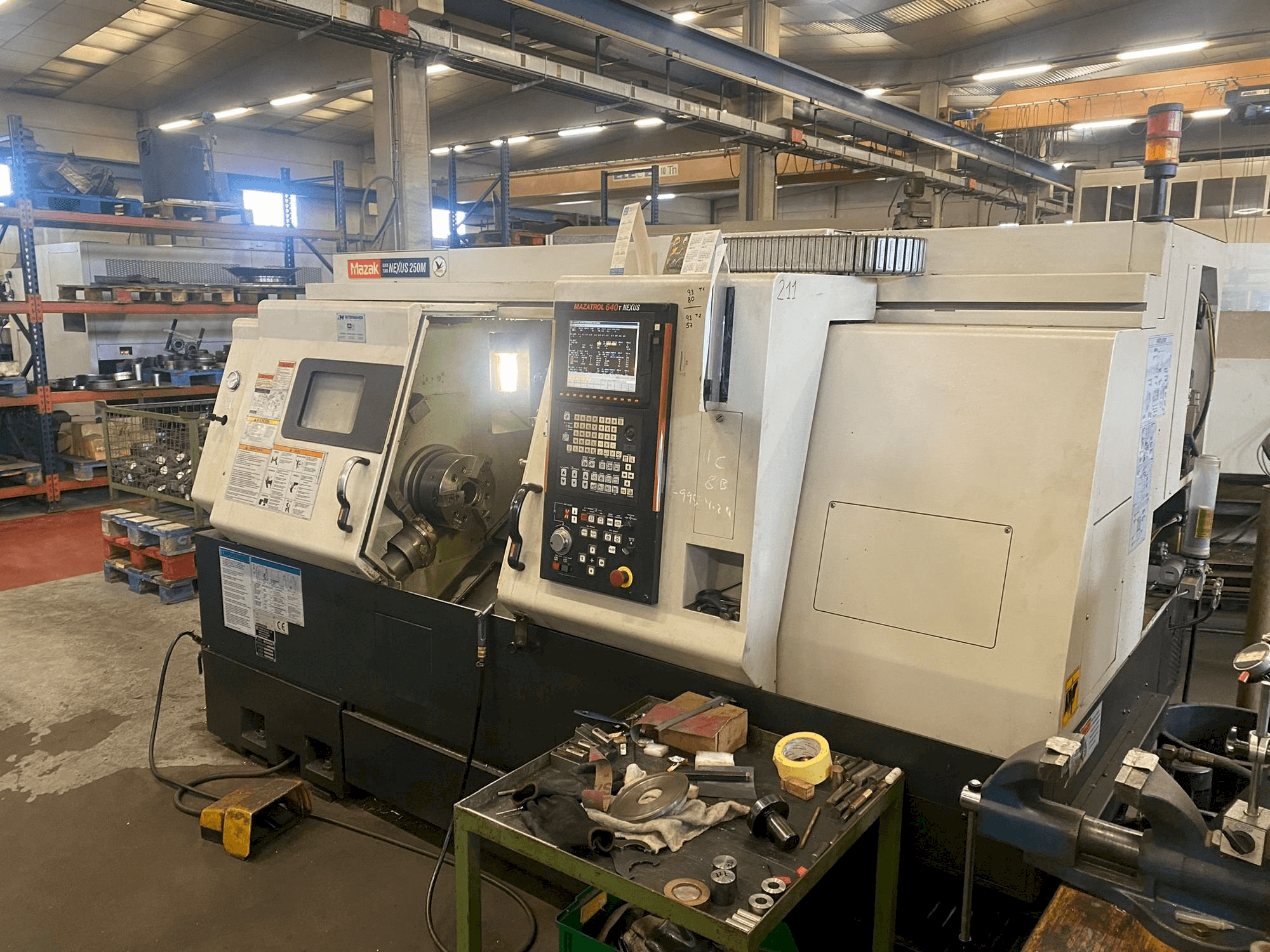 Makine Mazak QTN-250M - Önden görünüm
