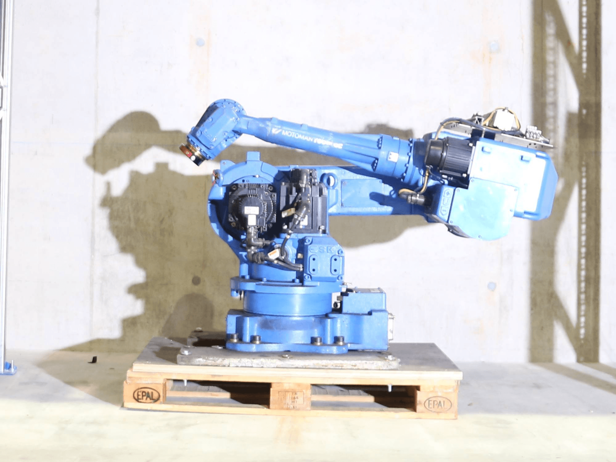 Makine Yaskawa Motoman - Sol görünüm UP50