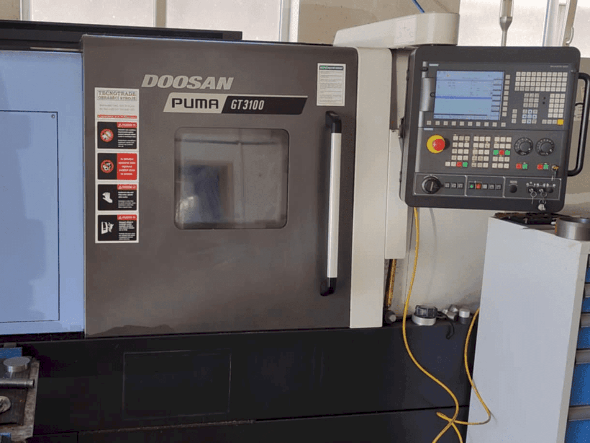Makine DOOSAN Puma GT3100 - Önden görünüm