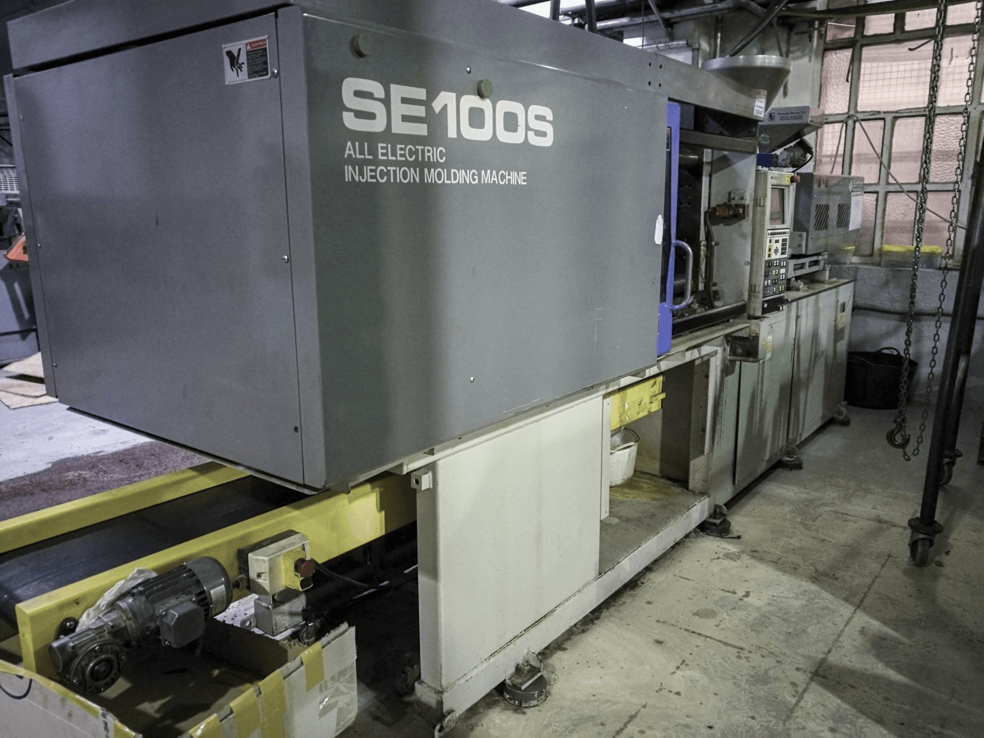 Makine Sumitomo - Sol görünüm SE100S