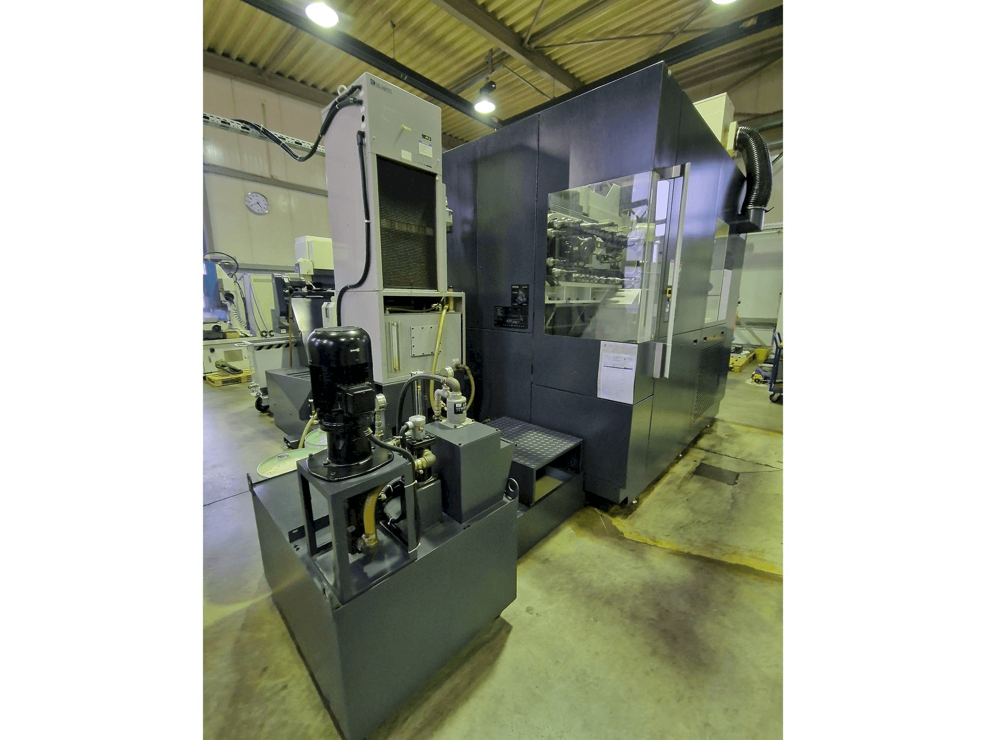 Makine Makino F9 - Önden görünüm