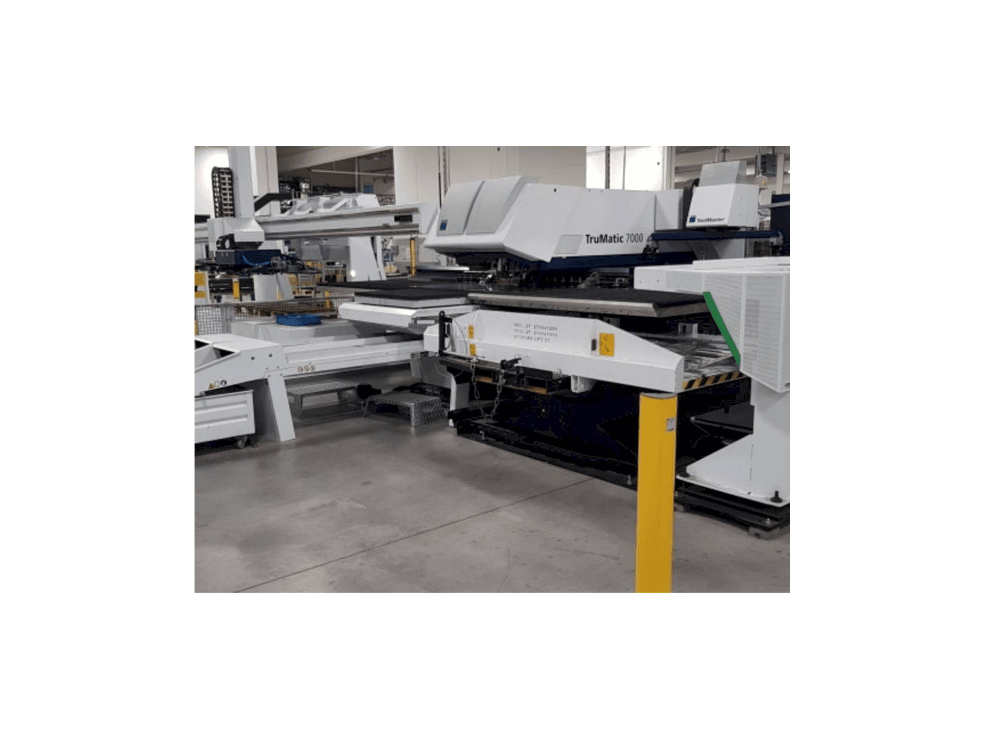 Makine Trumpf Trumatic 7000 - Önden görünüm