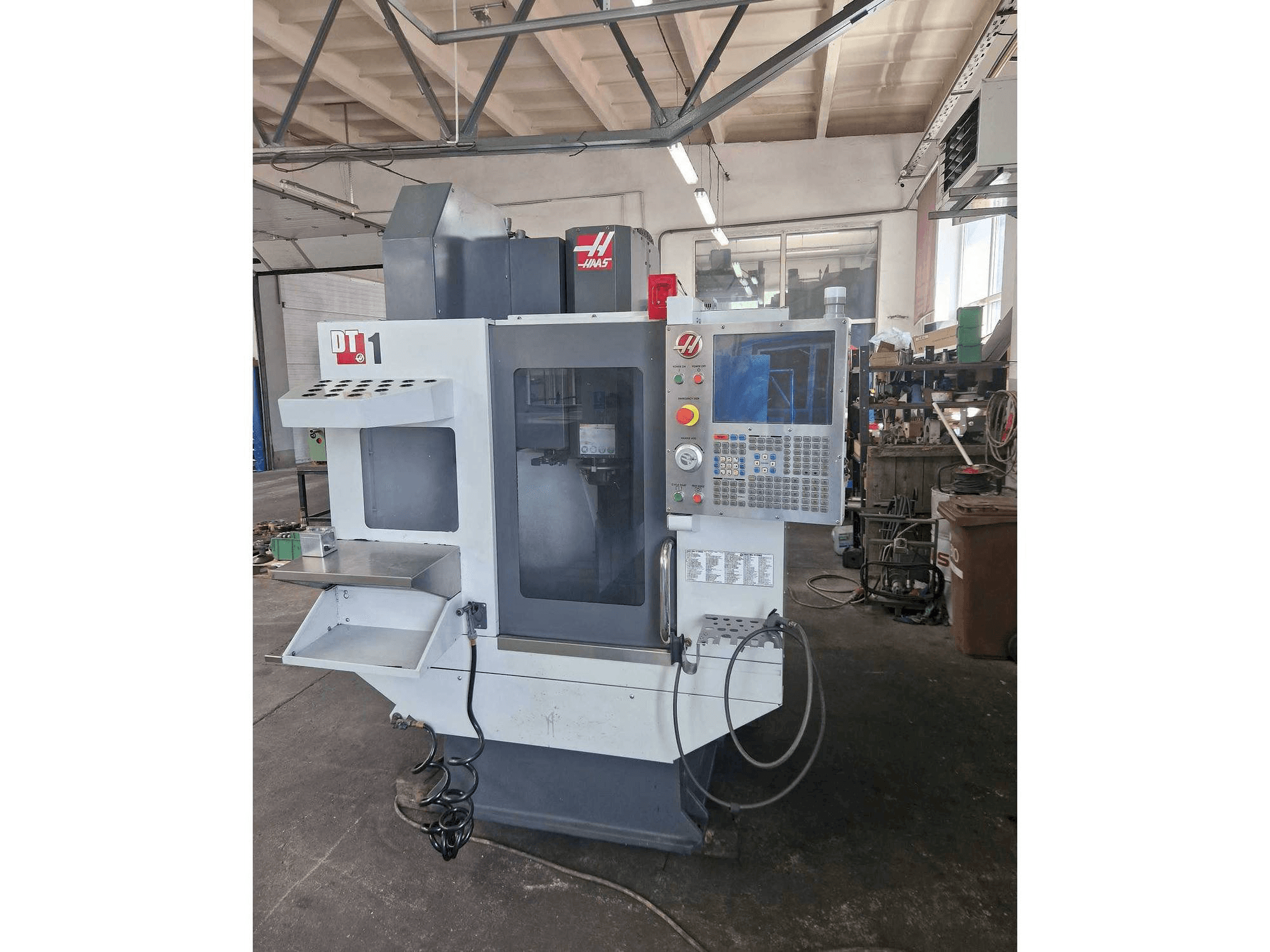 Makine HAAS DT-1 - Önden görünüm