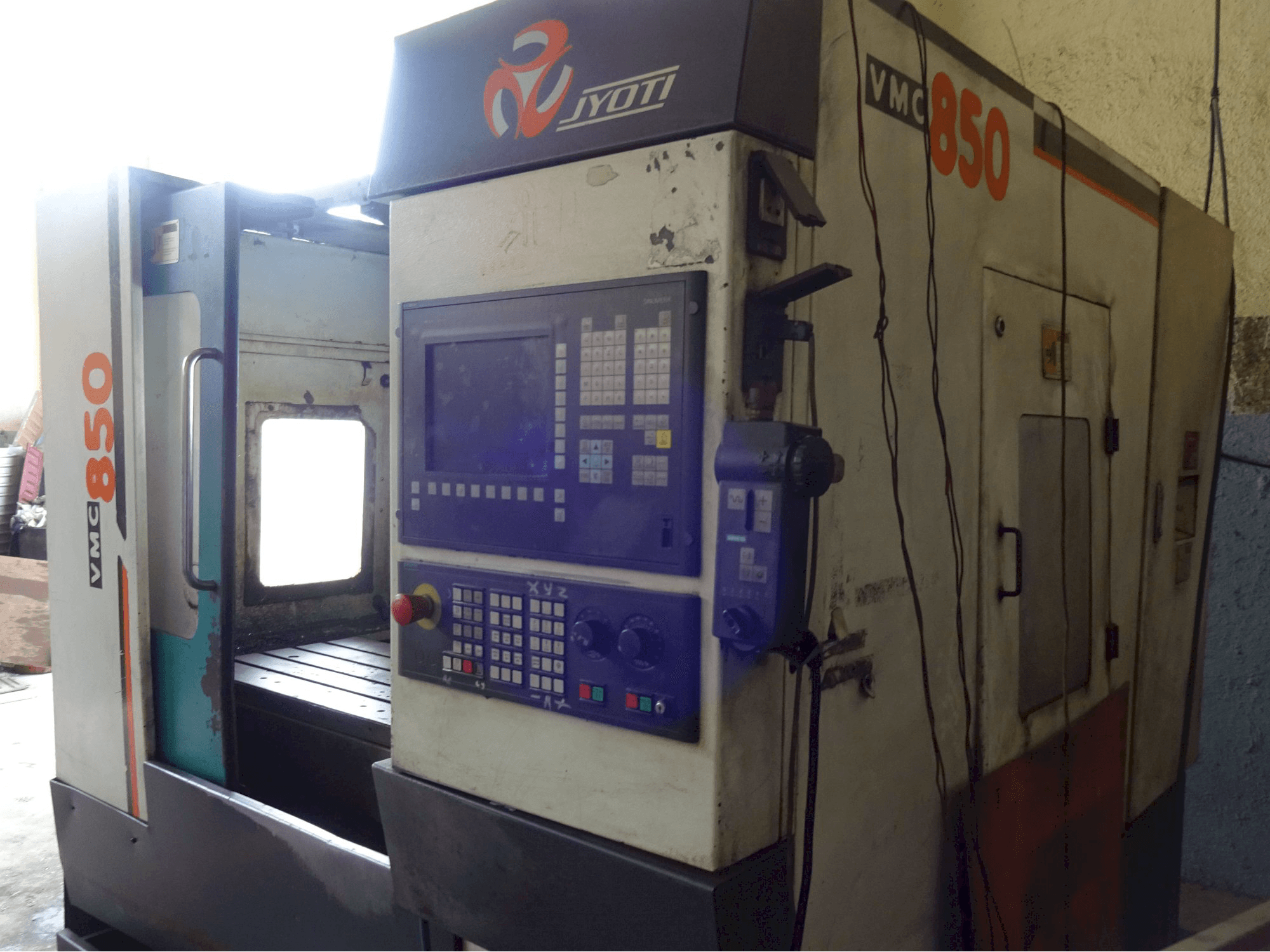 Makine JYOTI - Sağdan görünüm VMC 850