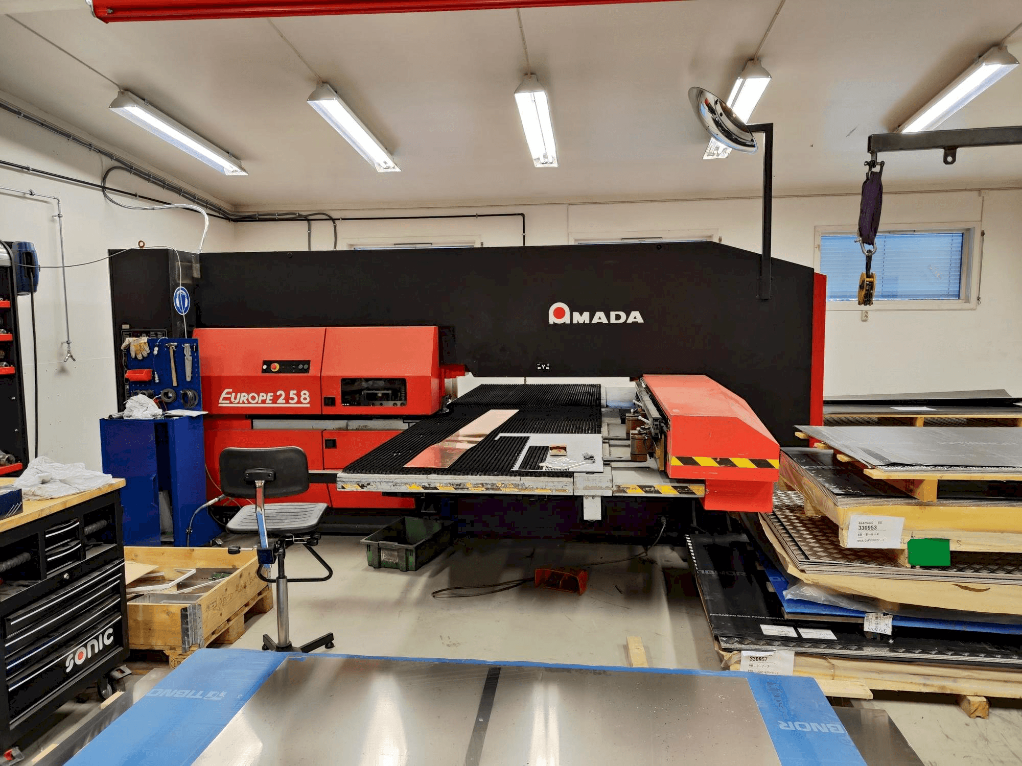 Makine AMADA EUROPE 258 - Önden görünüm