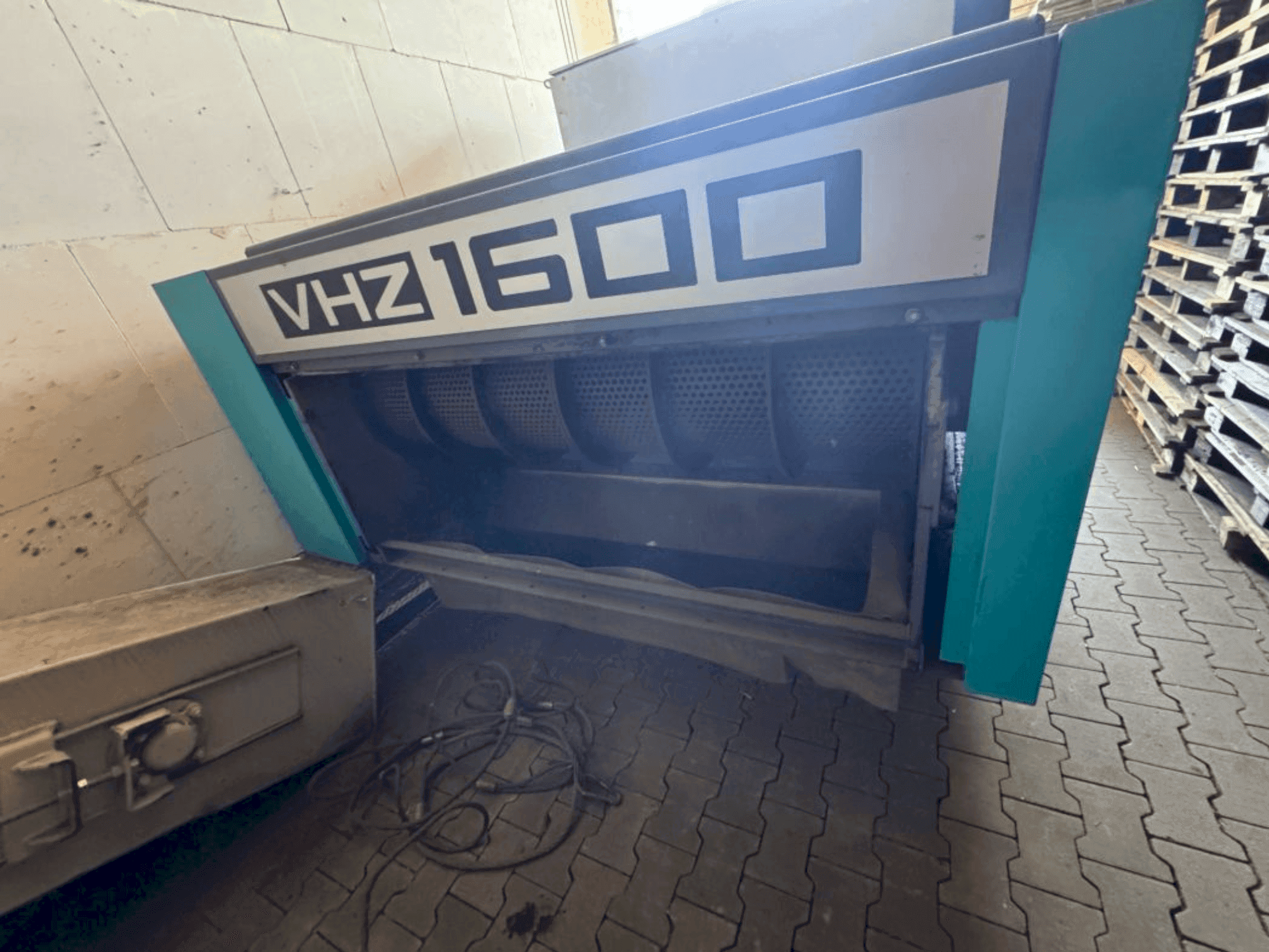 Makine VECOPLAN VHZ 1600 - Önden görünüm