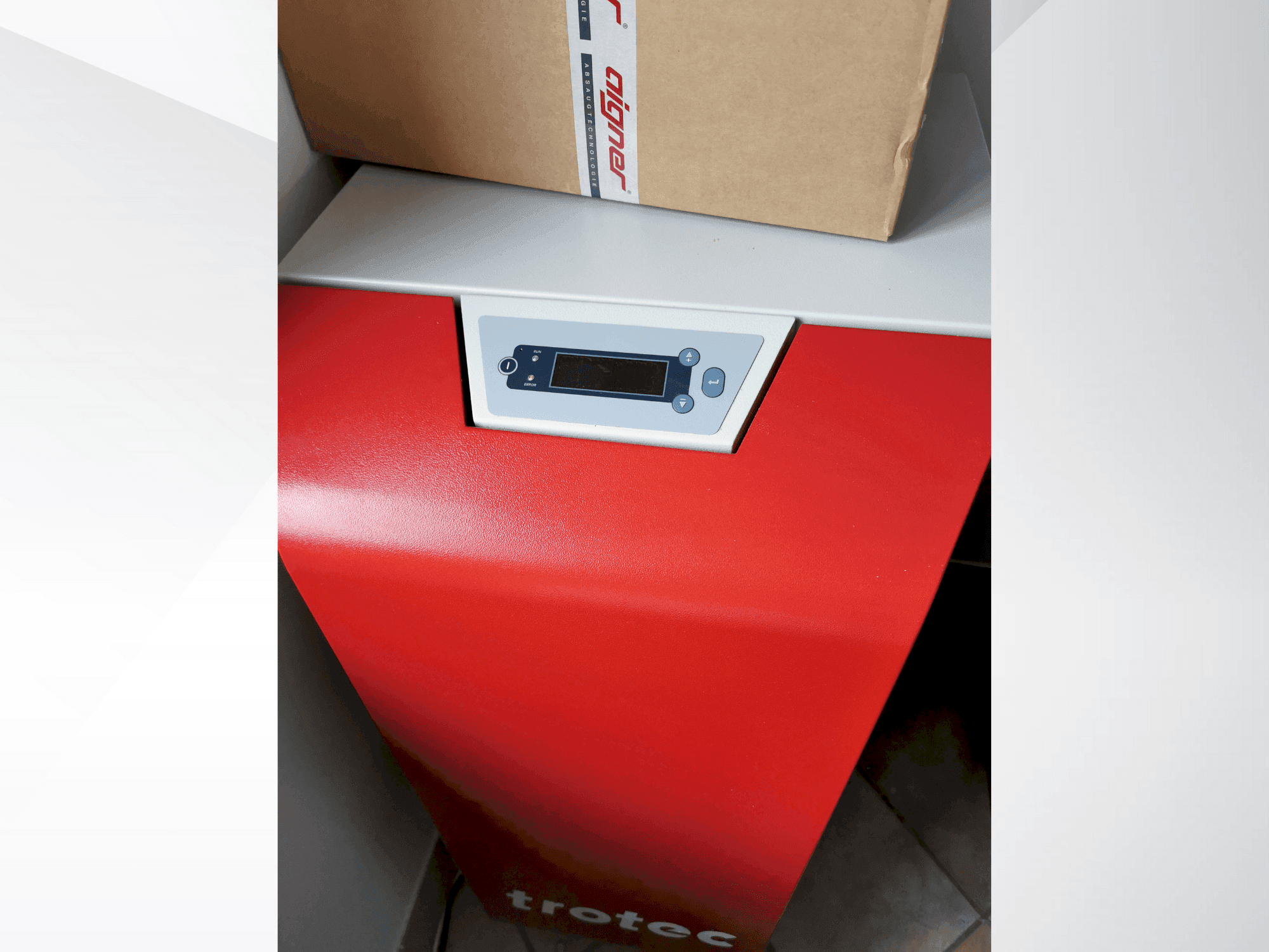 Makine Trotec 8060 Q400 RF - Önden görünüm