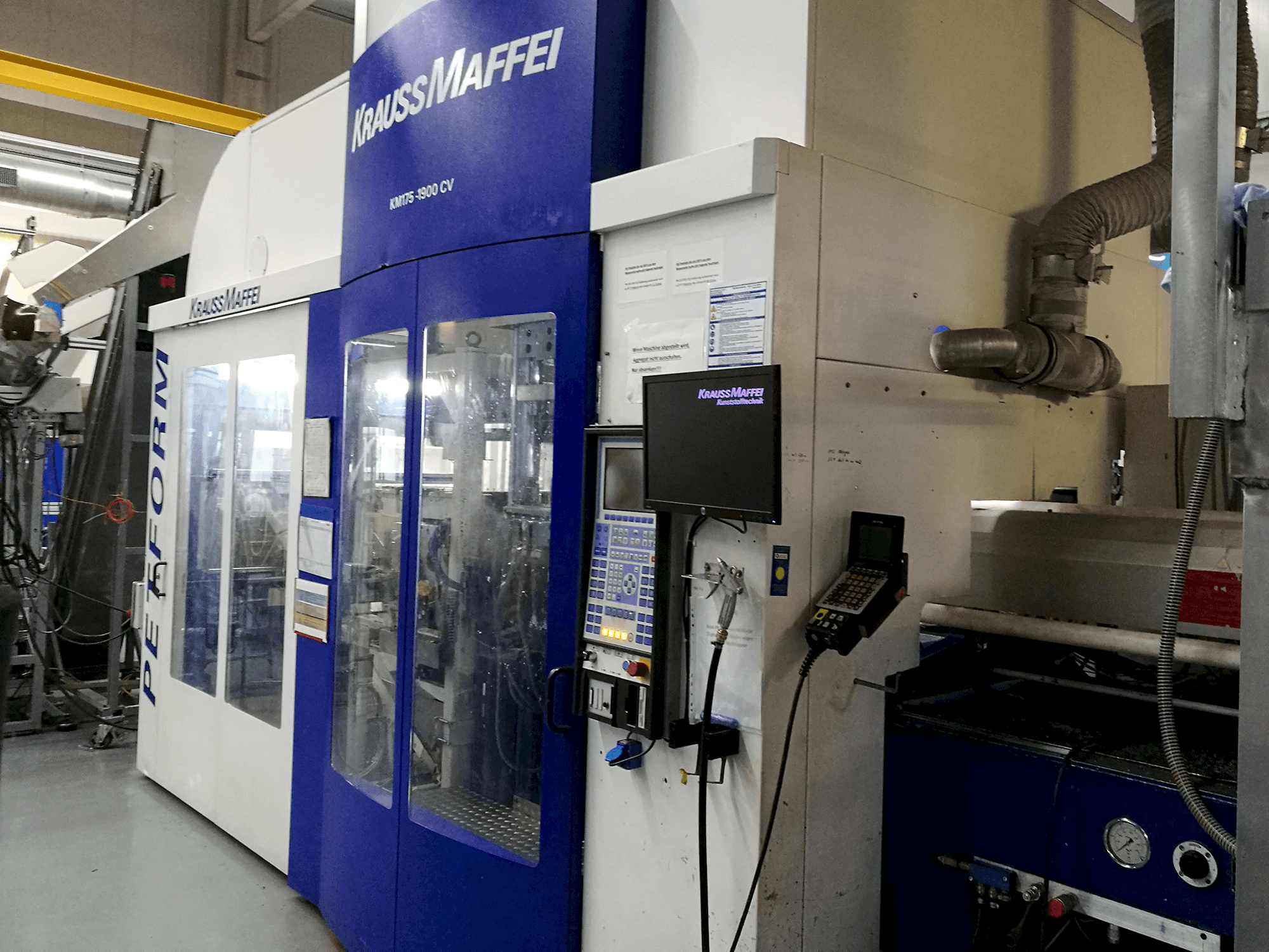 Makine Krauss Maffei - Sağdan görünüm 175-1900 CV