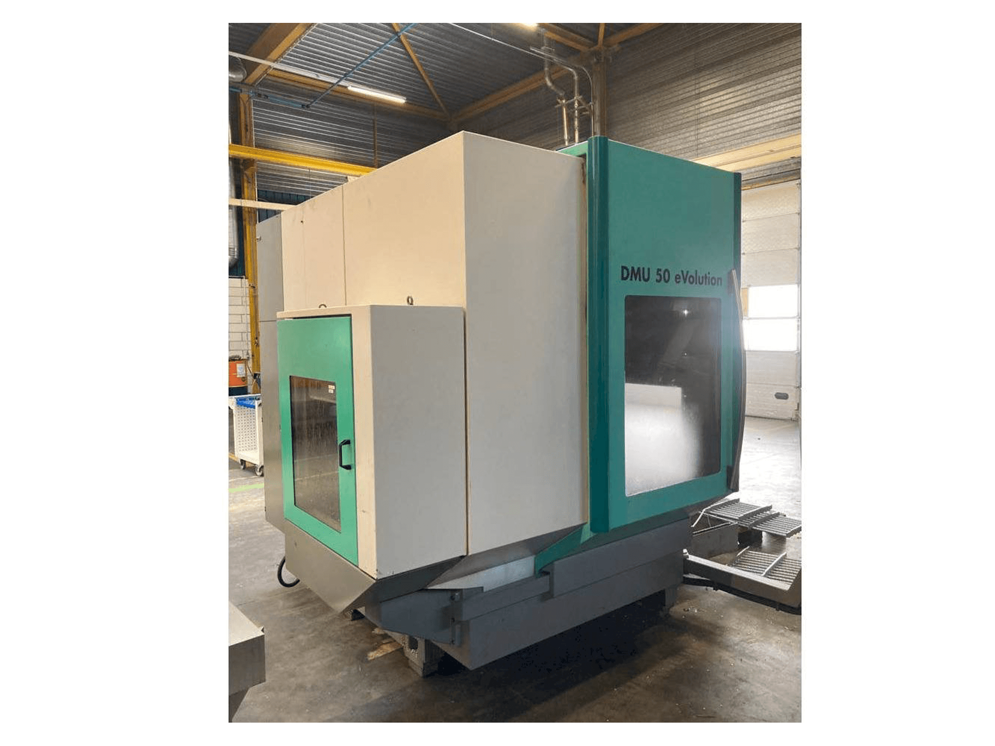 Makine DECKEL MAHO DMG 50Evo - Önden görünüm