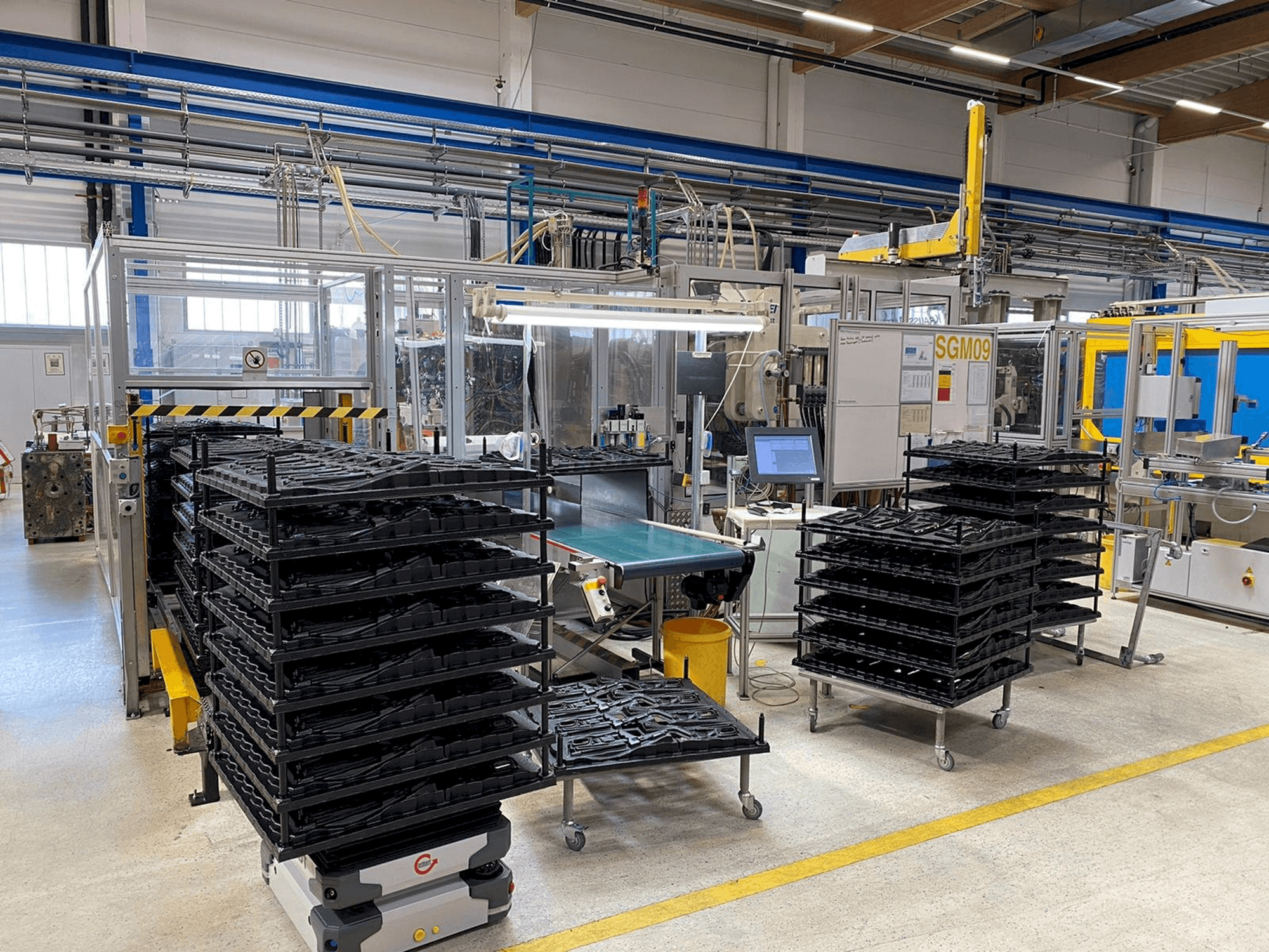Makine Krauss Maffei 650-1900-520 CZ Multinject - Önden görünüm