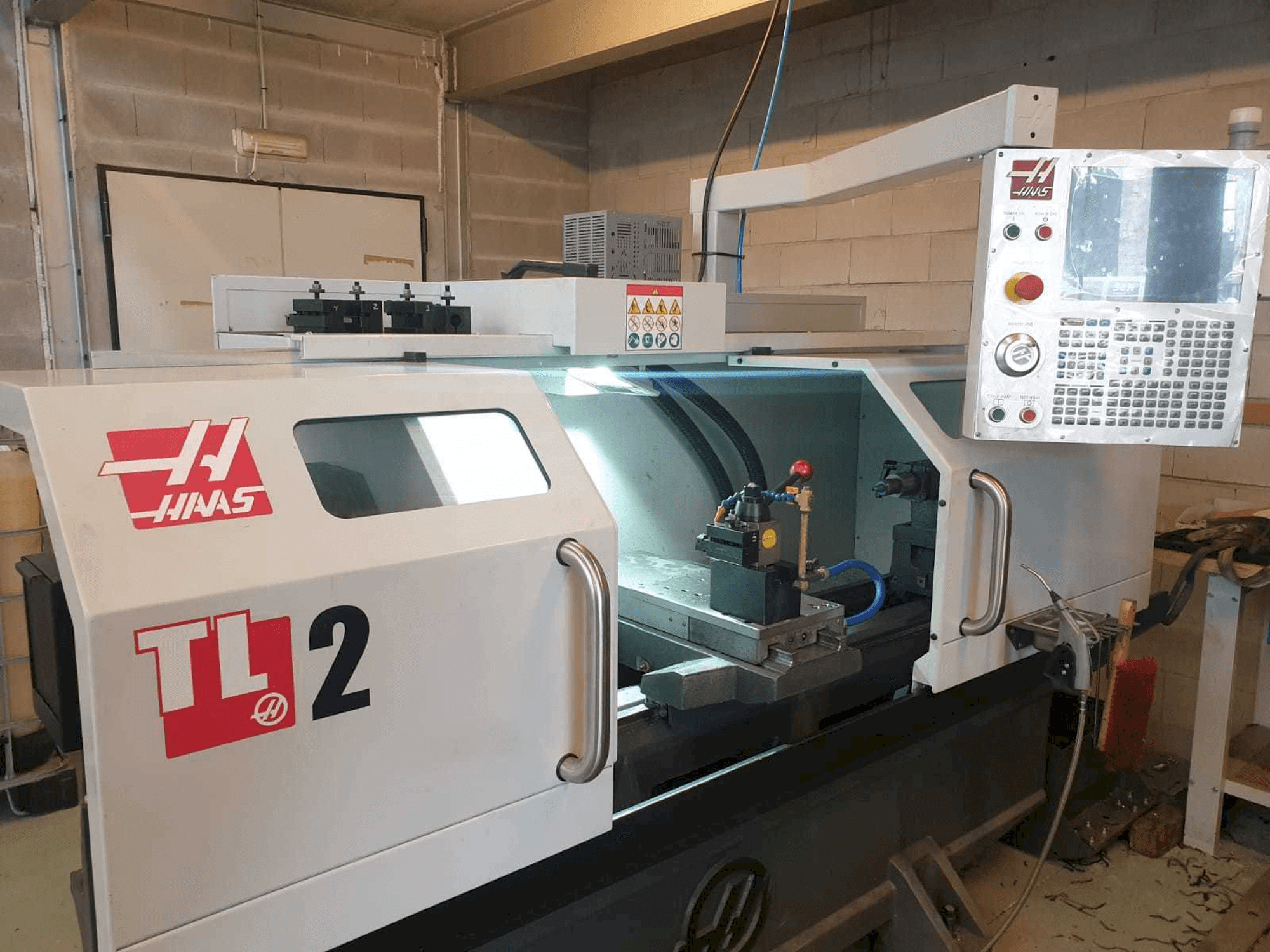 Makine HAAS TL-2 - Önden görünüm