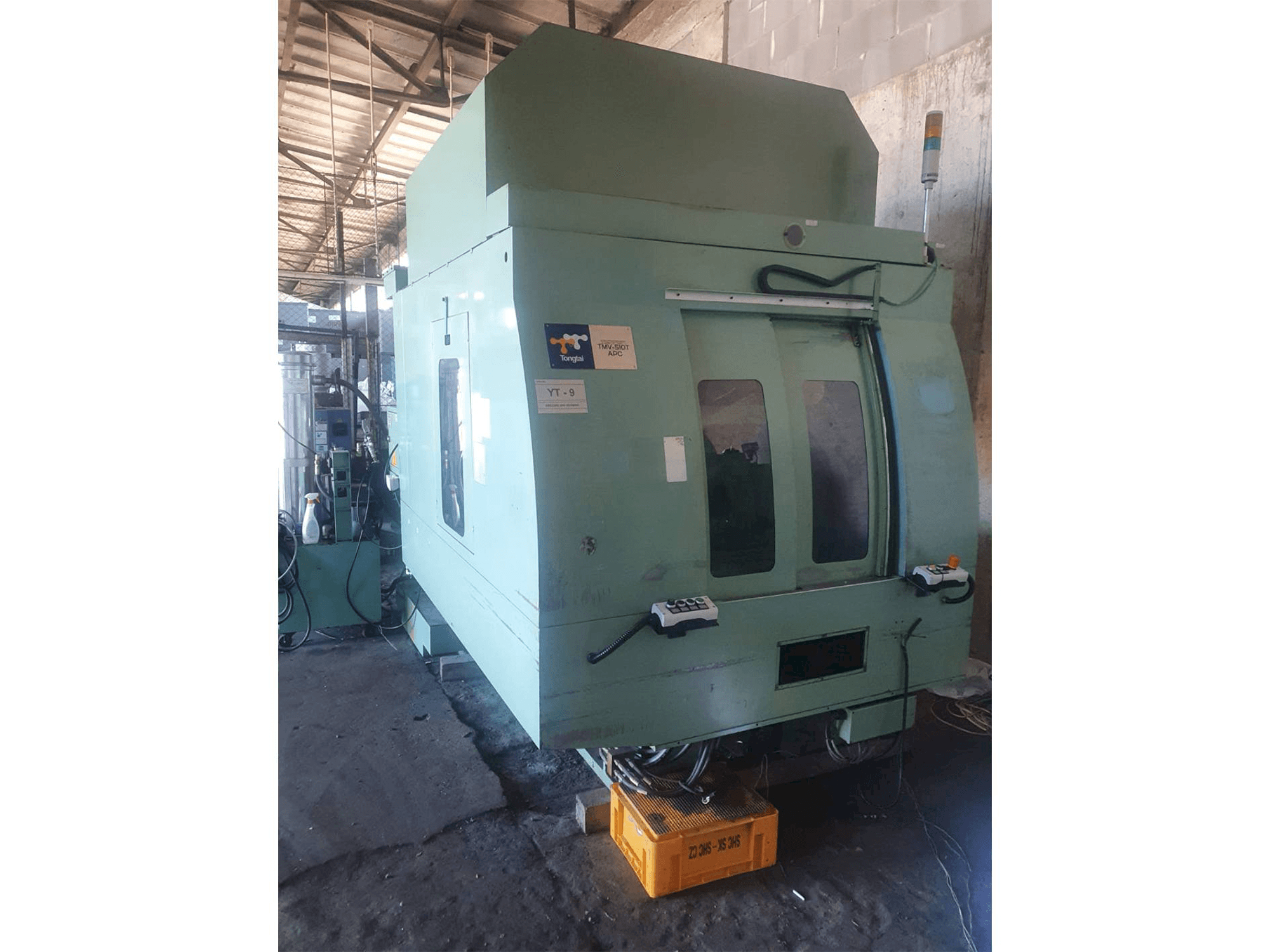 Makine Tongtai TMV 510/APC - Önden görünüm