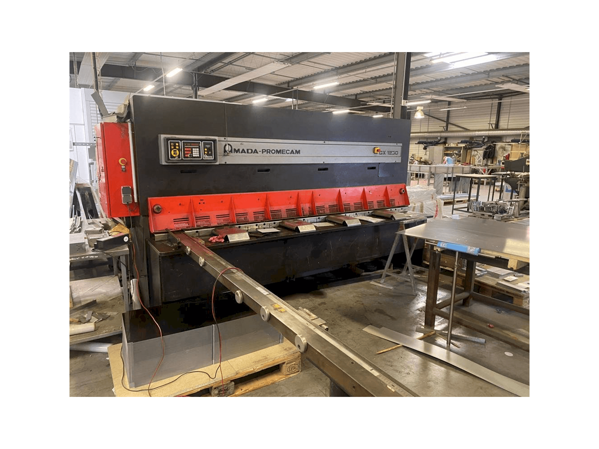 Makine AMADA GX 1230 - Önden görünüm