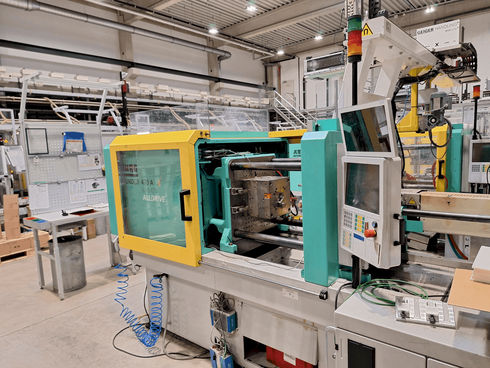 Makine Arburg 470 A 800-170 - Önden görünüm