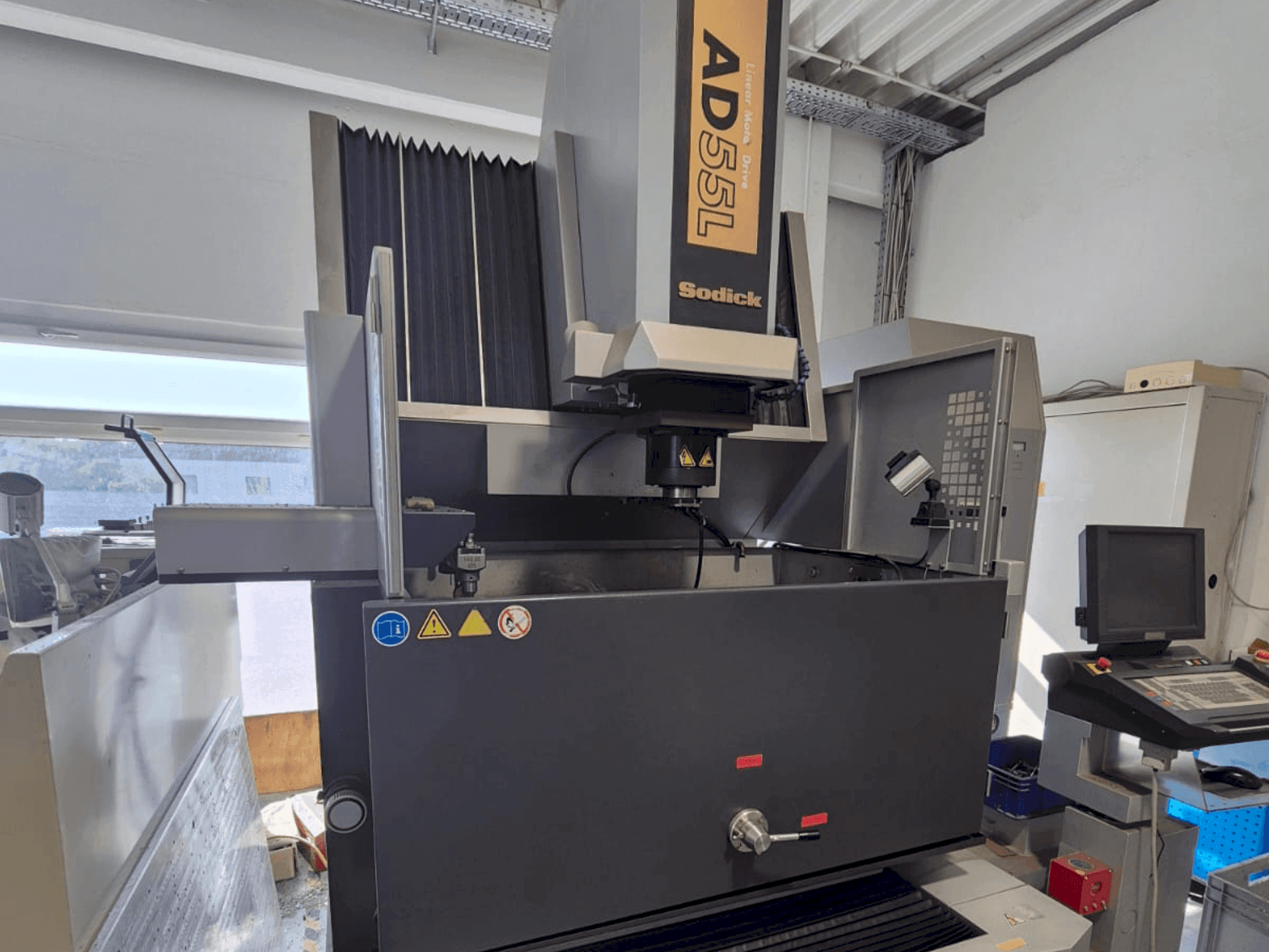 Makine Sodick AD 55 L - Önden görünüm