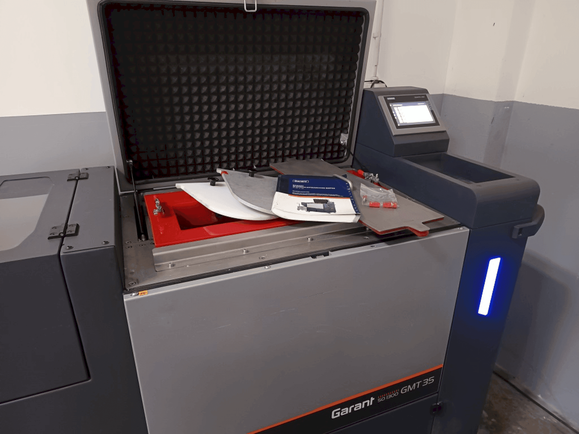 Makine HOFMANN GMT 35 - Önden görünüm