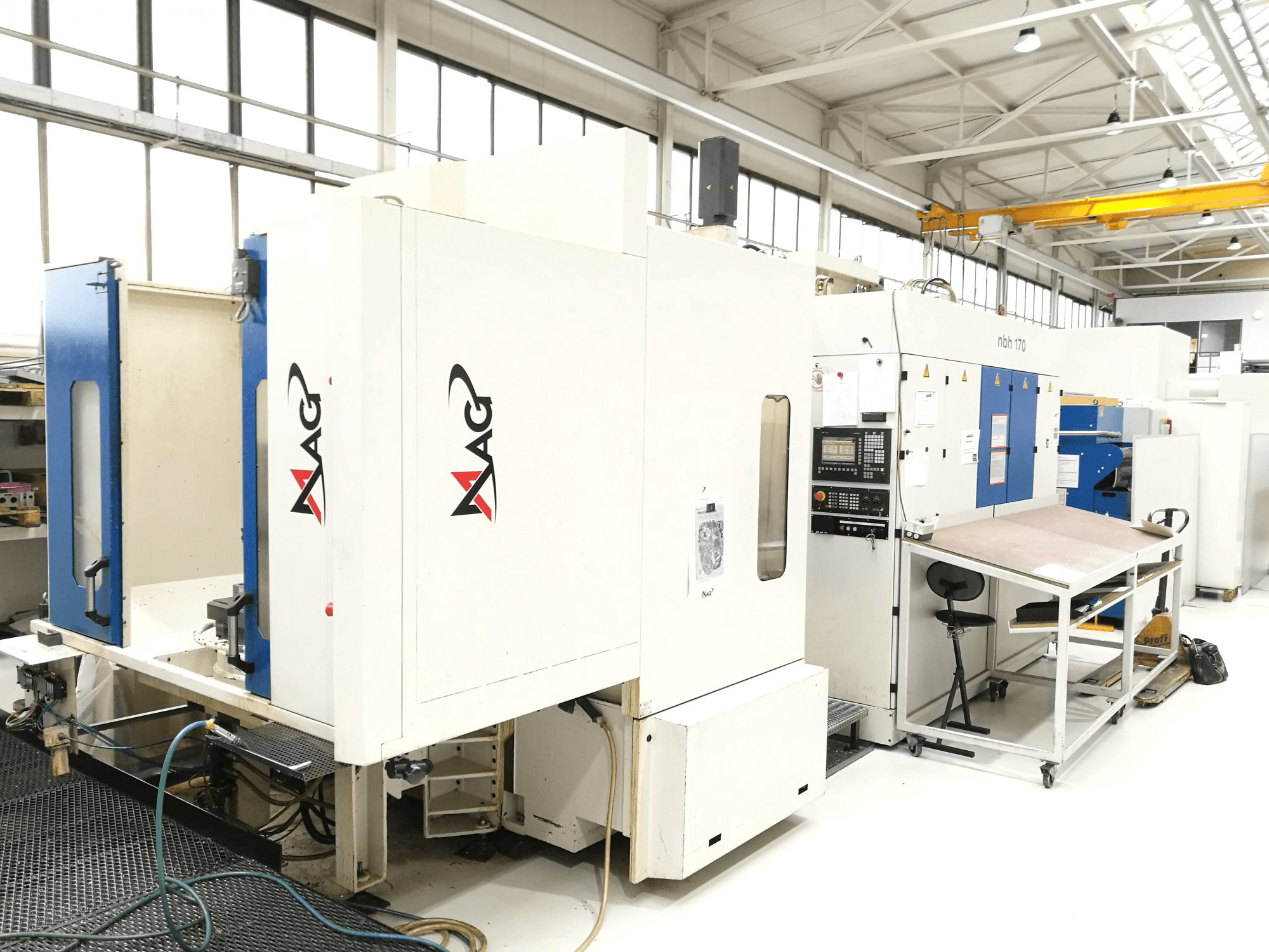 Makine Hueller Hille - Sol görünüm NBH 170