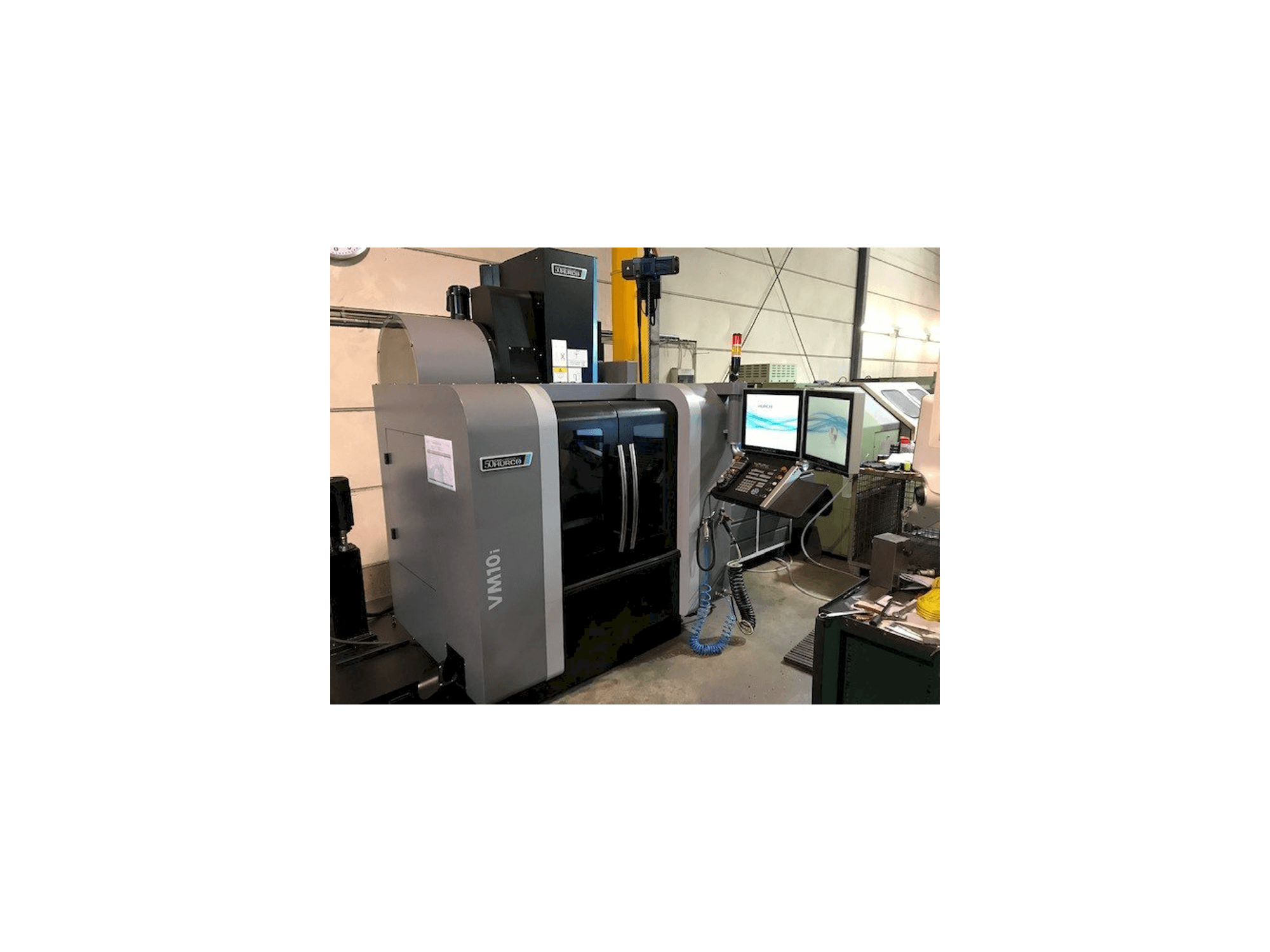 Makine Hurco VM10i - Önden görünüm