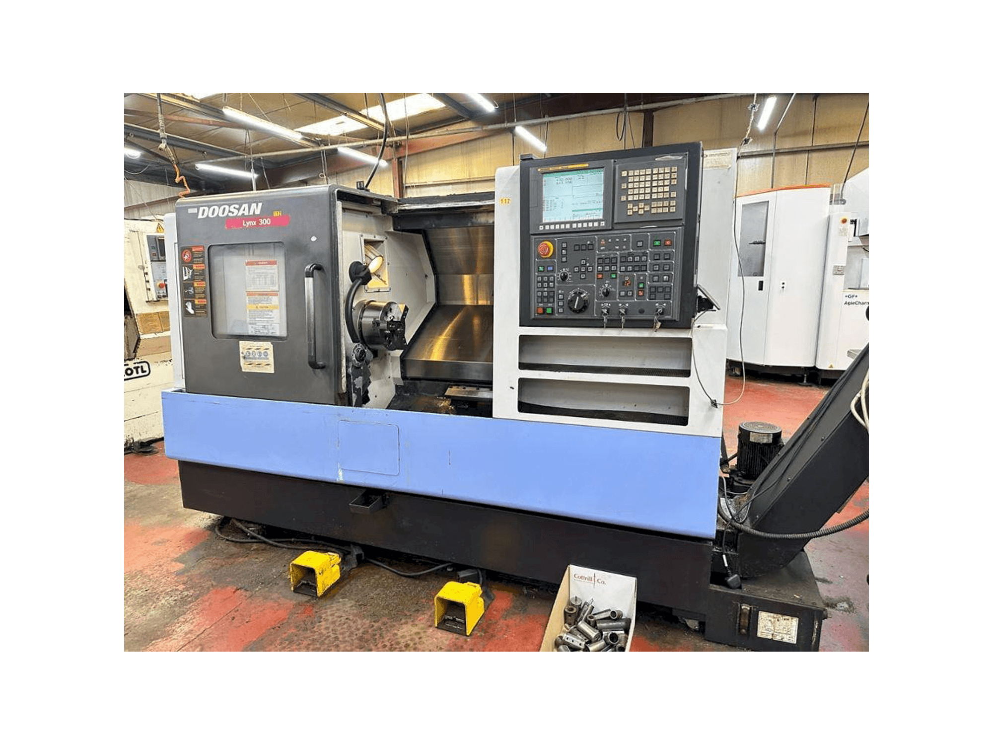 Makine Doosan Lynx 300 - Önden görünüm