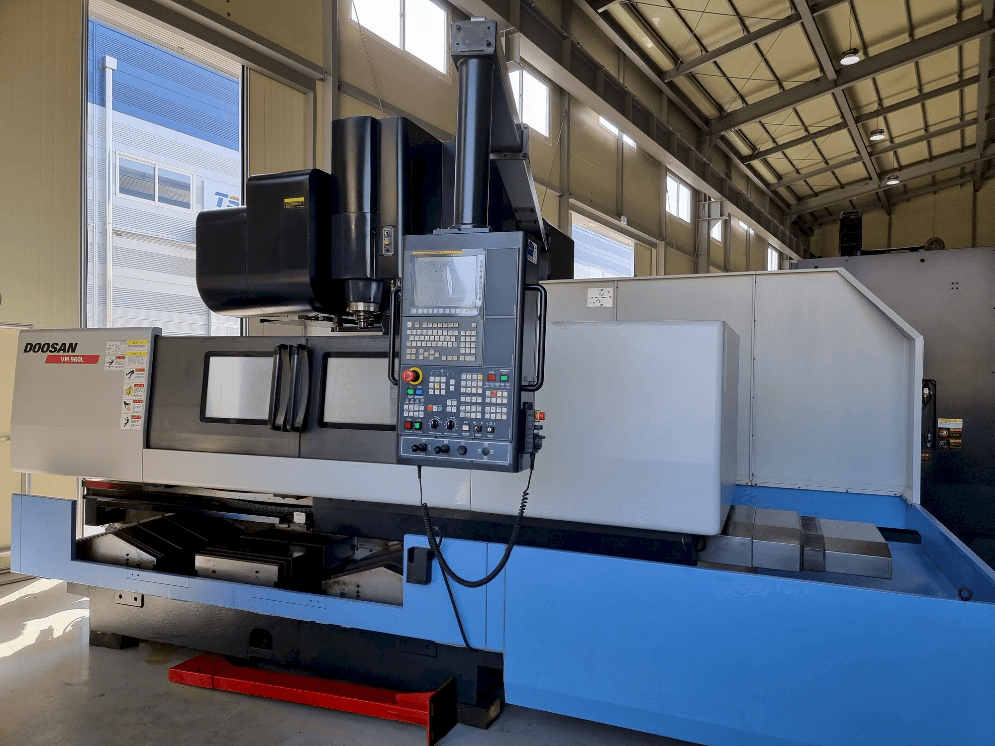 Makine Doosan VM 960L - Önden görünüm