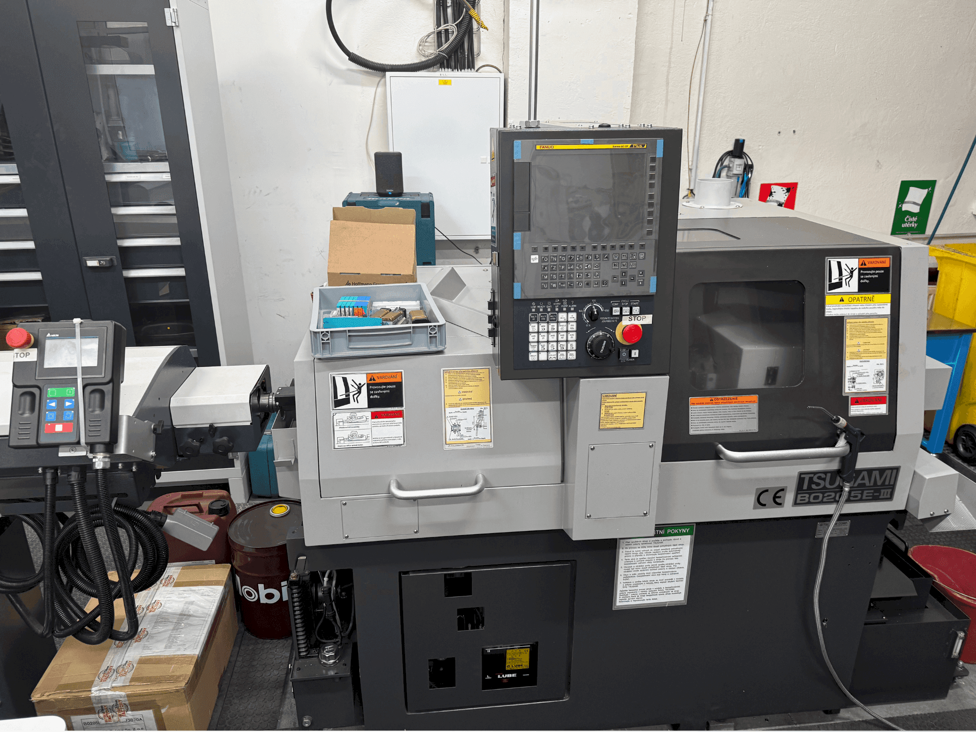 Makine TSUGAMI B0205E-III - Önden görünüm