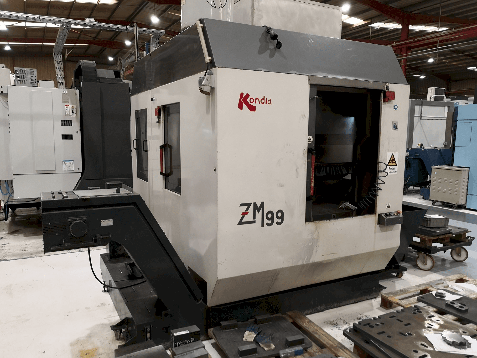 Makine KONDIA ZM99 - Önden görünüm