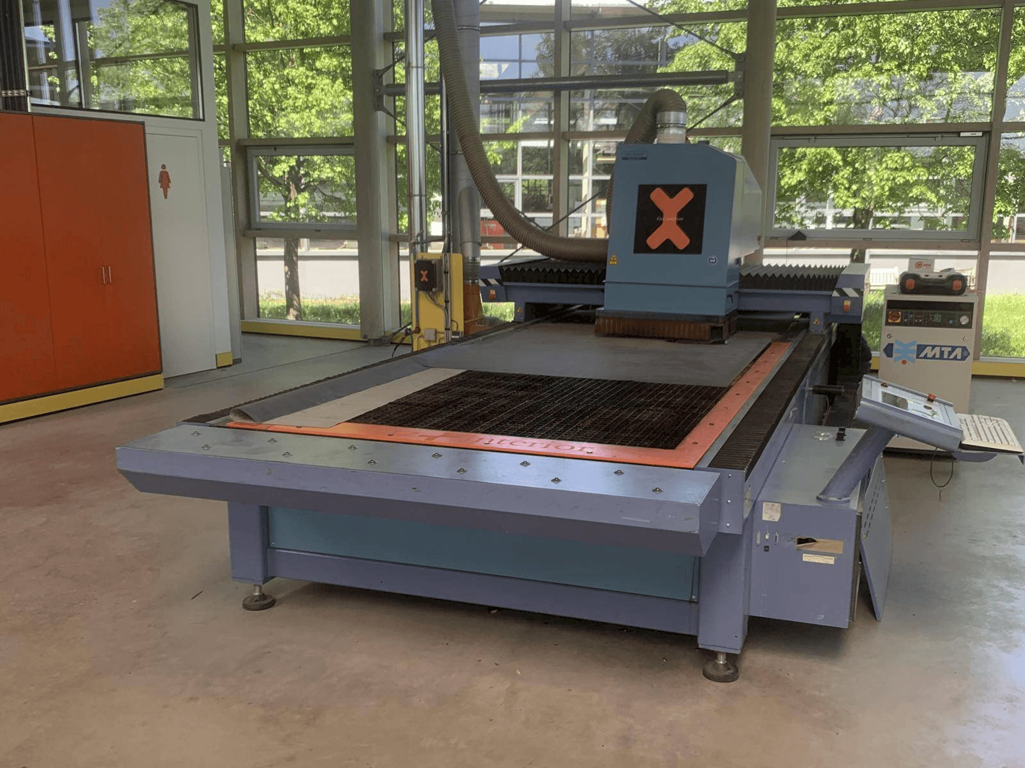 Makine SEI X-TYPE - Önden görünüm