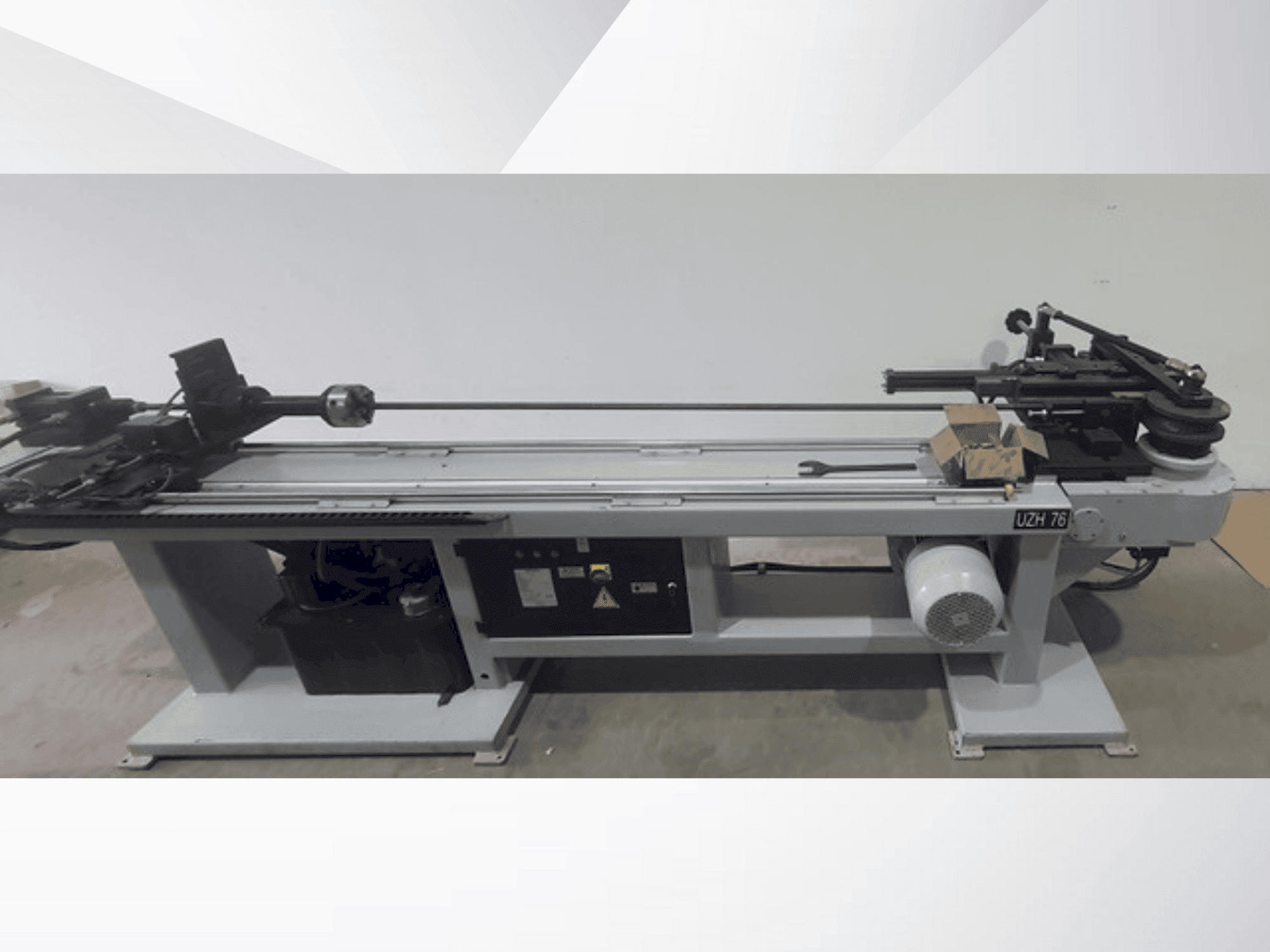 Makine UZMA MAKINA UZH76 - Önden görünüm