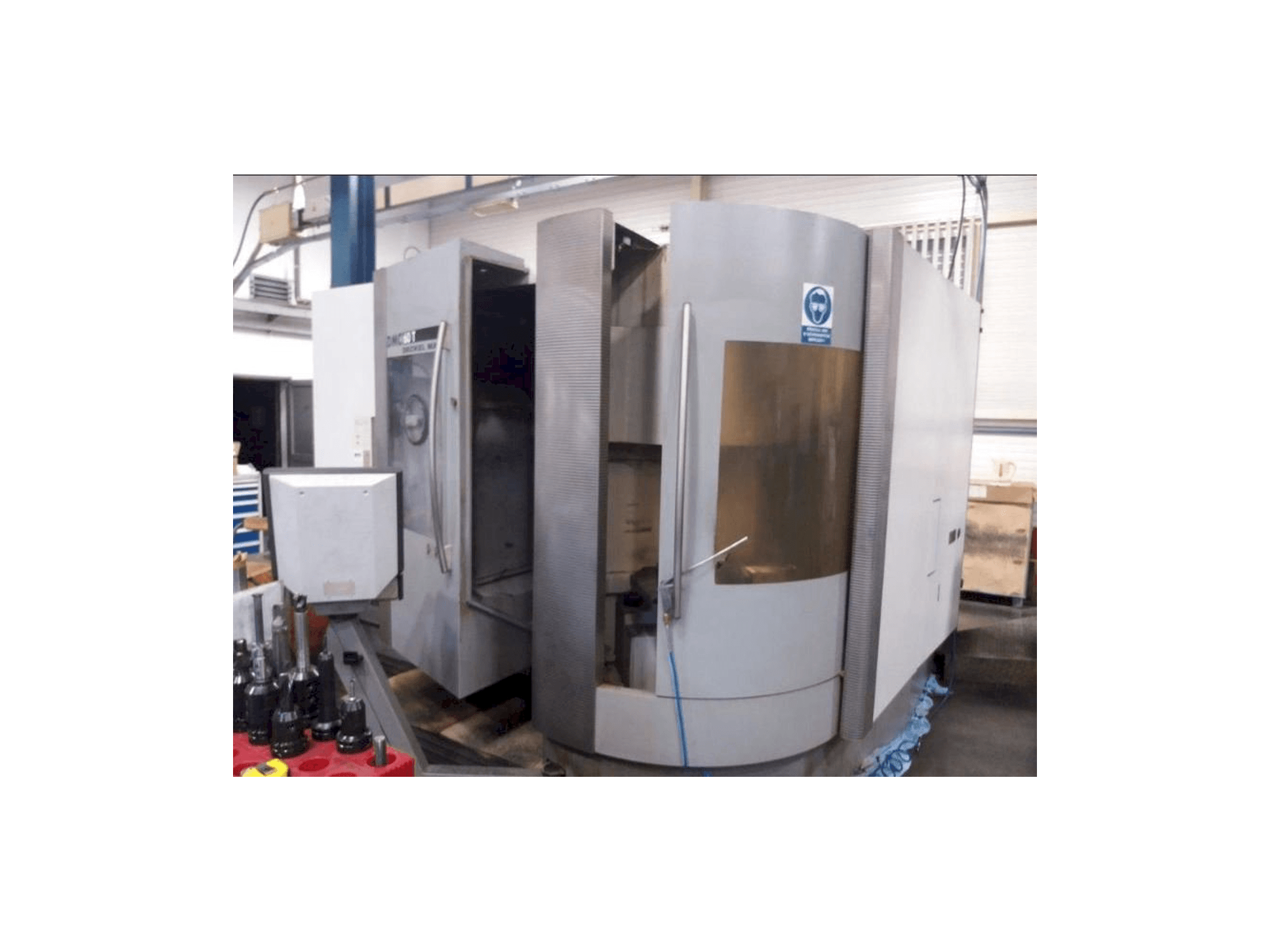 Makine DECKEL MAHO DMC 60T - Önden görünüm