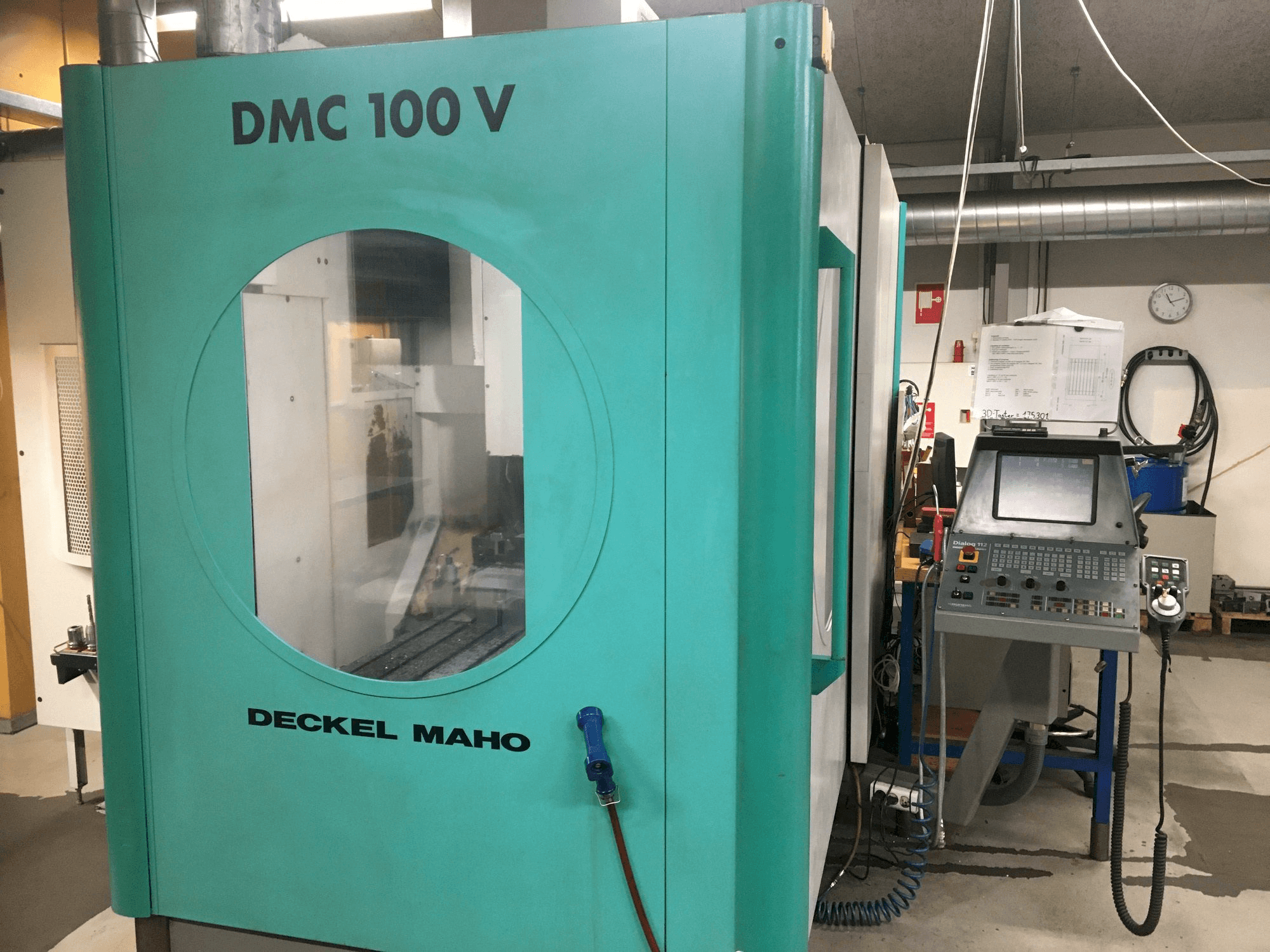 Makine DECKEL DMC 100V - Önden görünüm