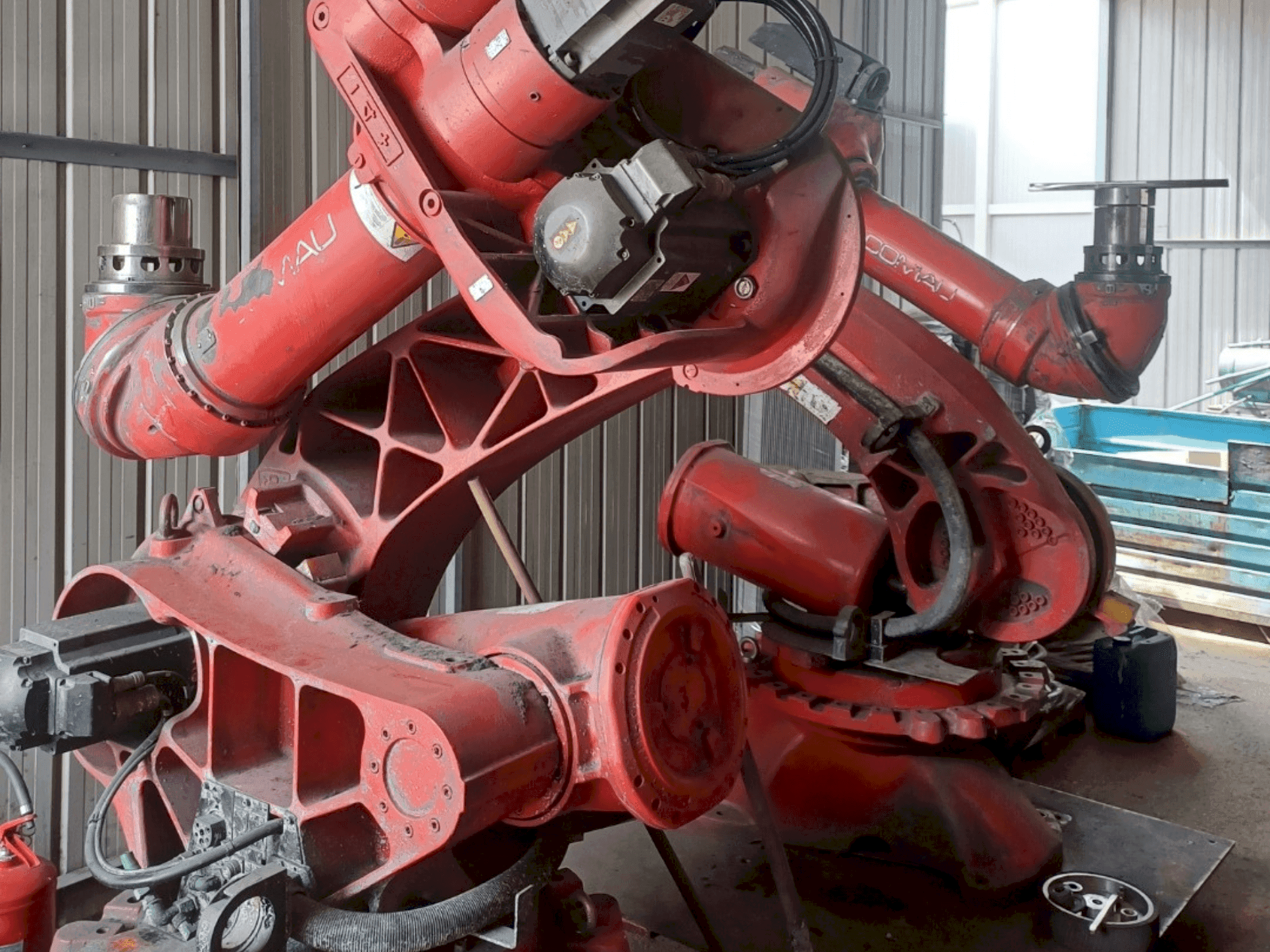 Makine COMAU C4G RCC3 - Önden görünüm