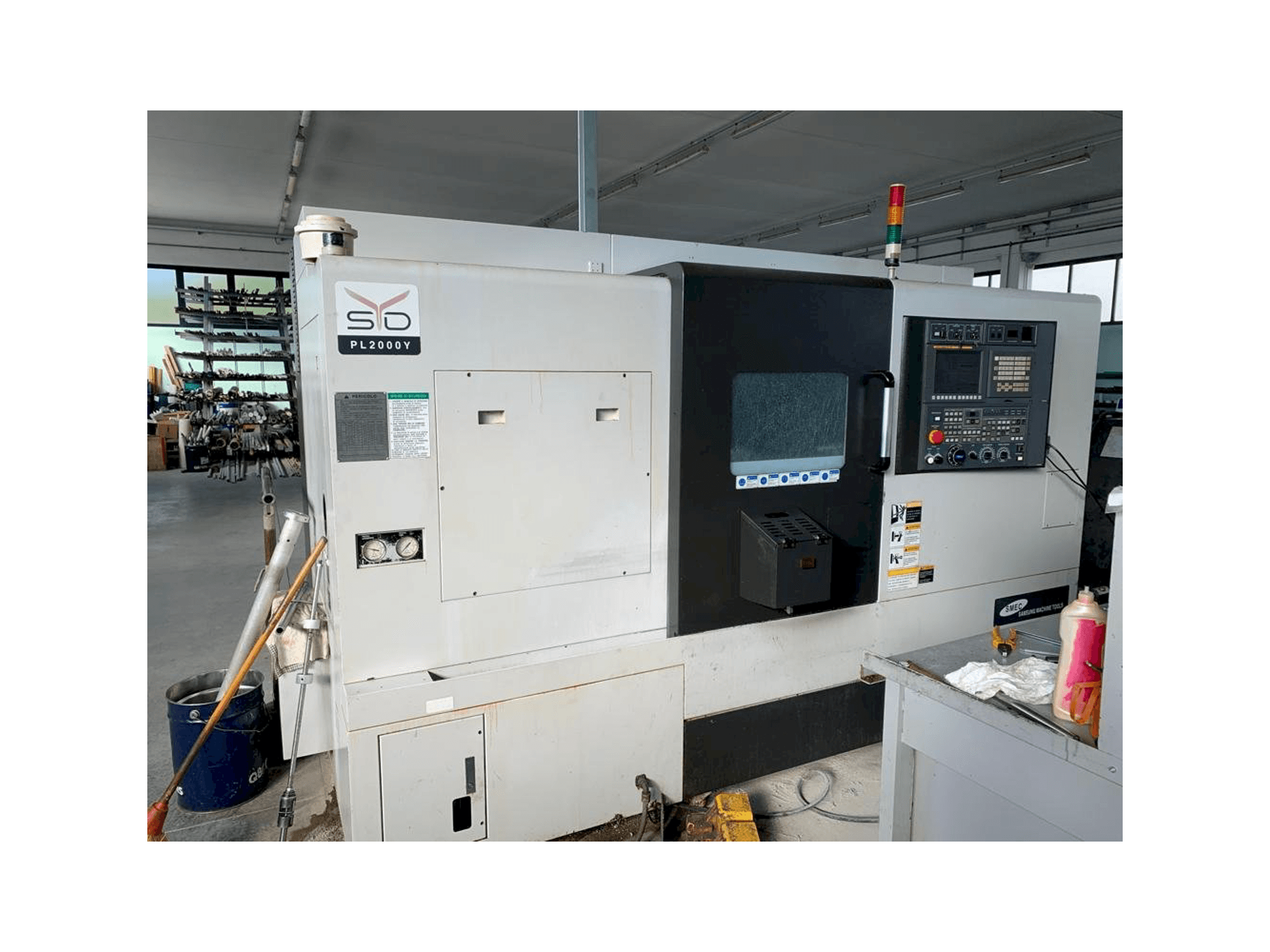 Makine SMEC PL 2000Y - Önden görünüm