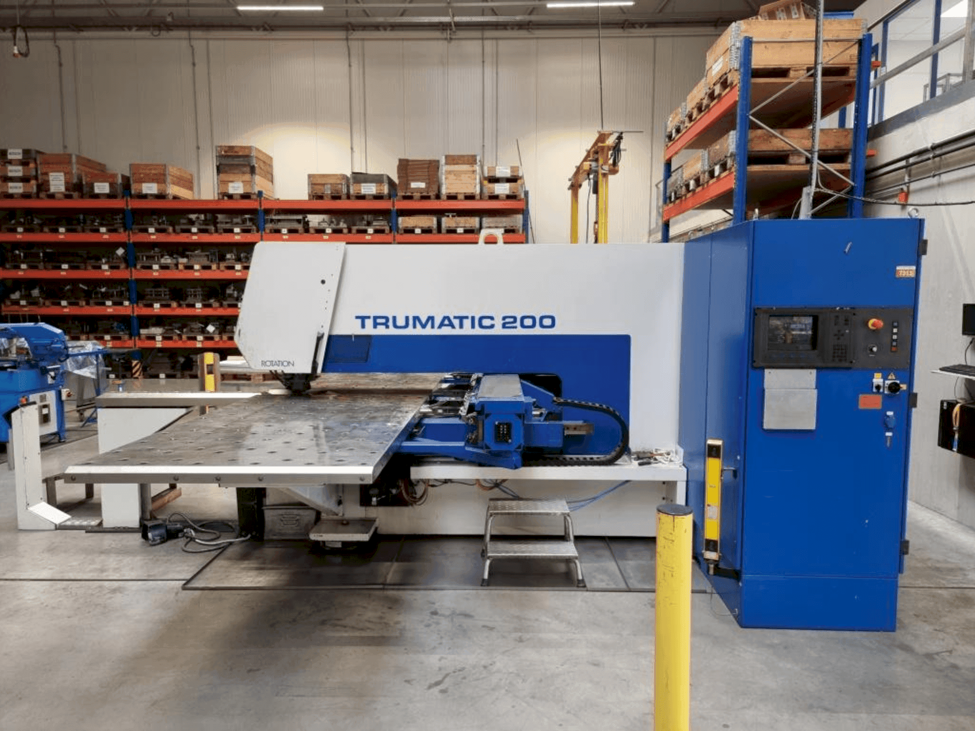 Makine TRUMPF Trumatic 200 - Önden görünüm