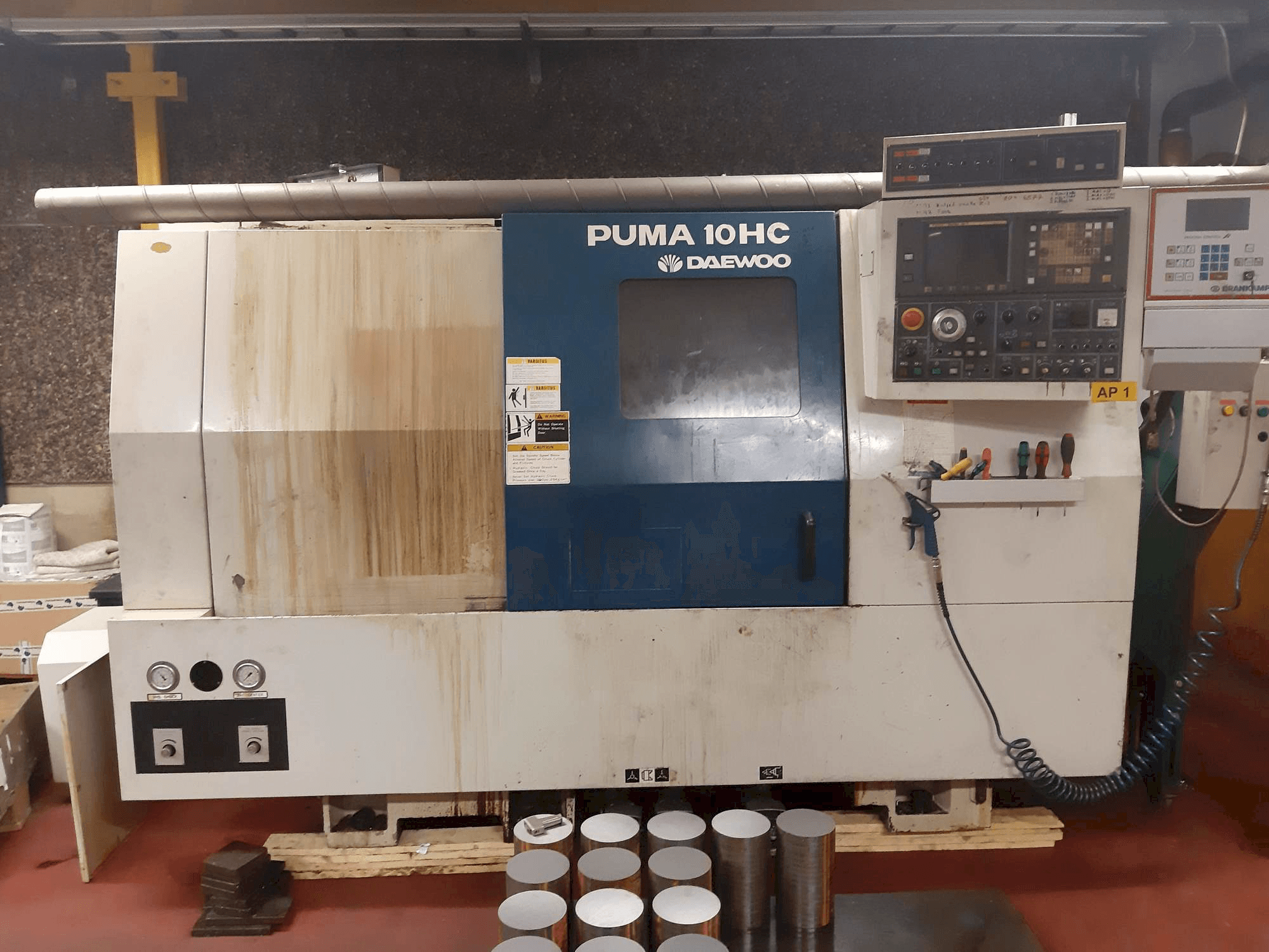 Makine DAEWOO Puma 10 HC - Önden görünüm