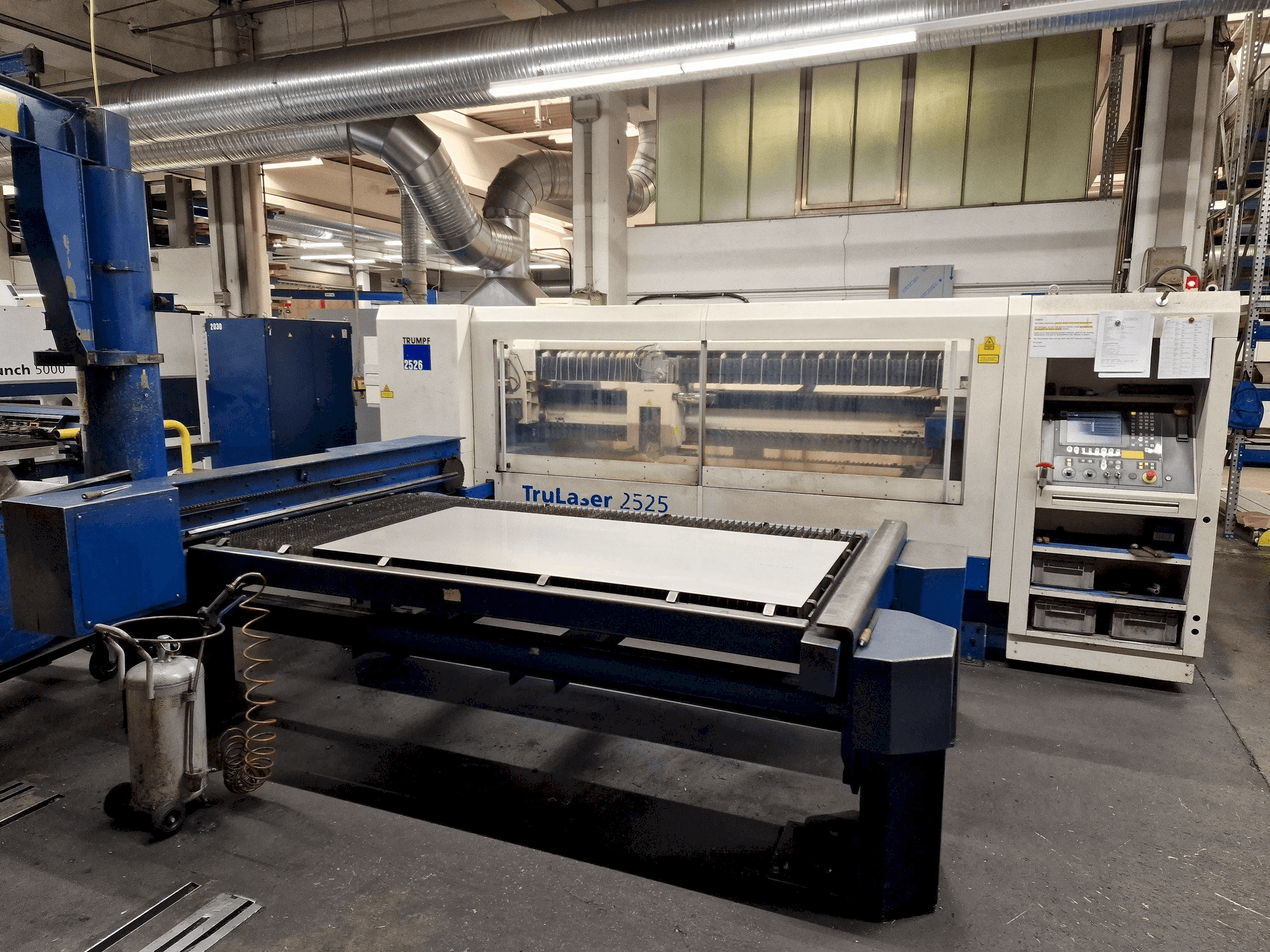 Makine Trumpf TruLaser 2525 4kW - Önden görünüm