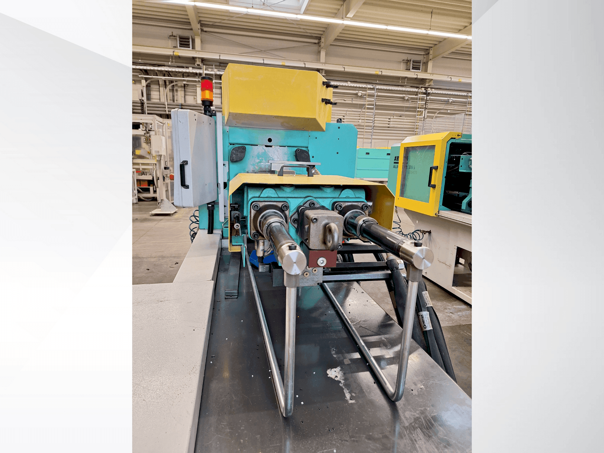 Makine Arburg 370 S 600-170 - Önden görünüm