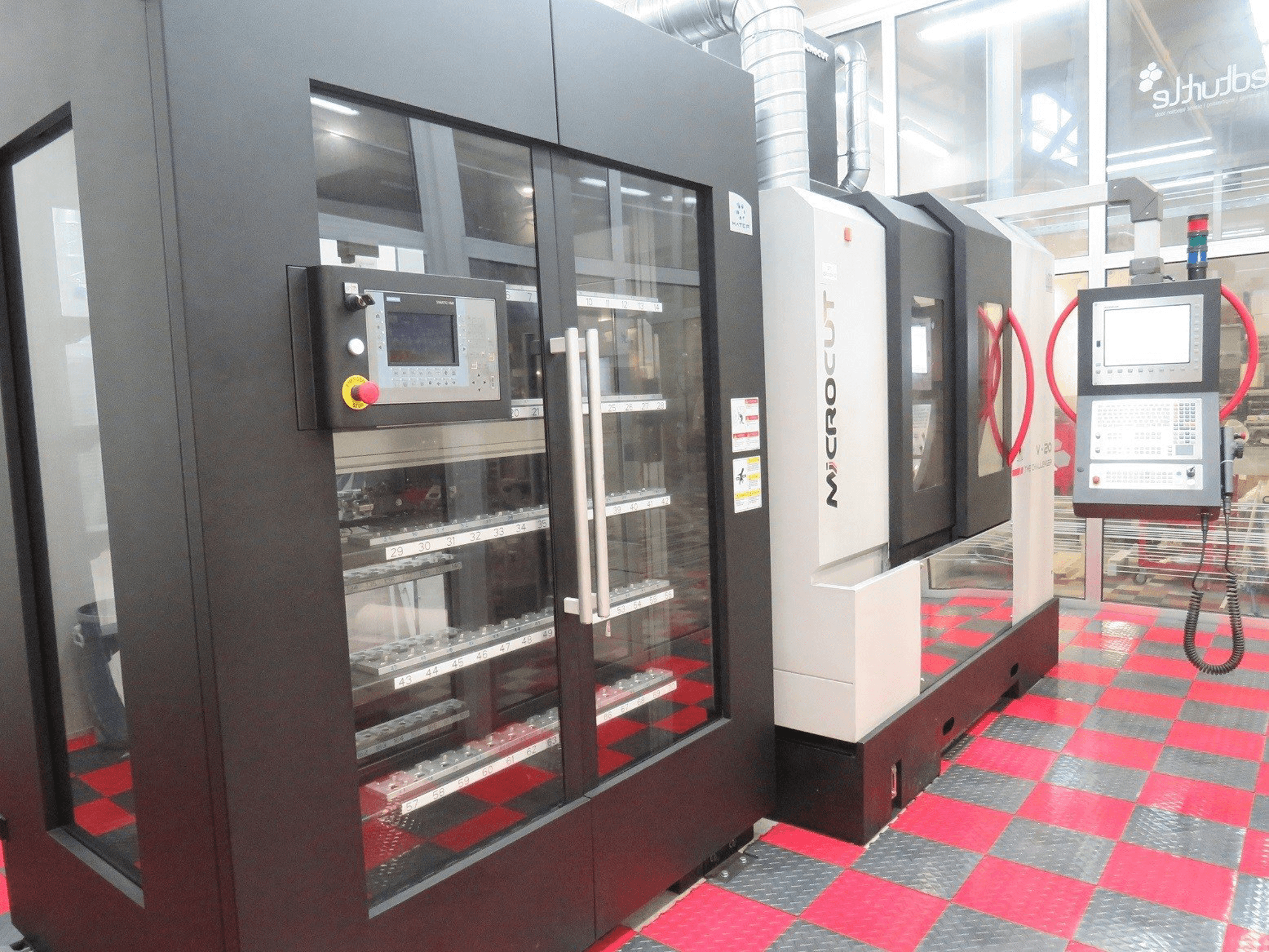 Makine MICROCUT V-20G - Önden görünüm