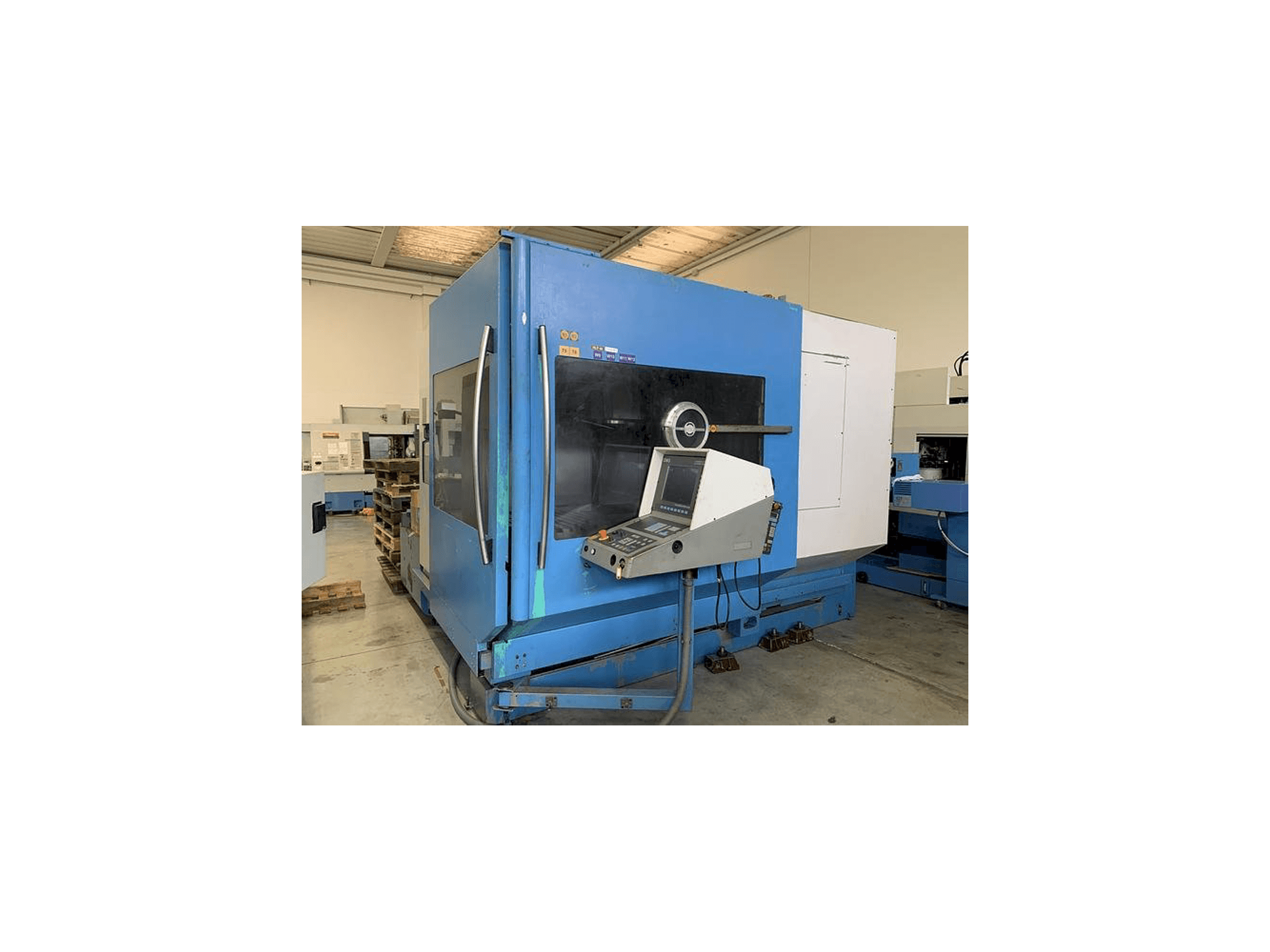 Makine DECKEL MAHO DMU 80 - Önden görünüm