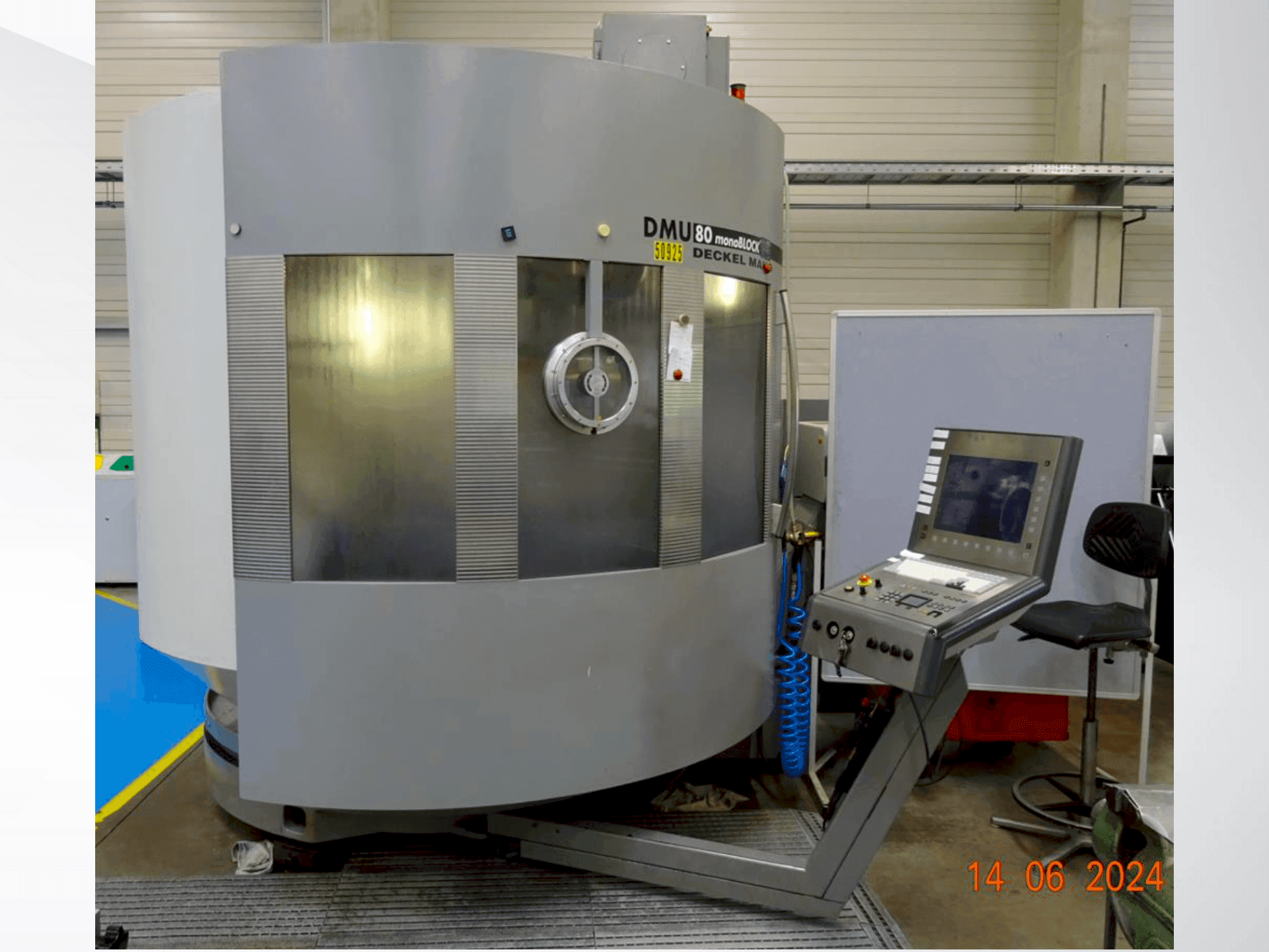 Makine DMG DMU 80 MonoBlock - Yan görünüm