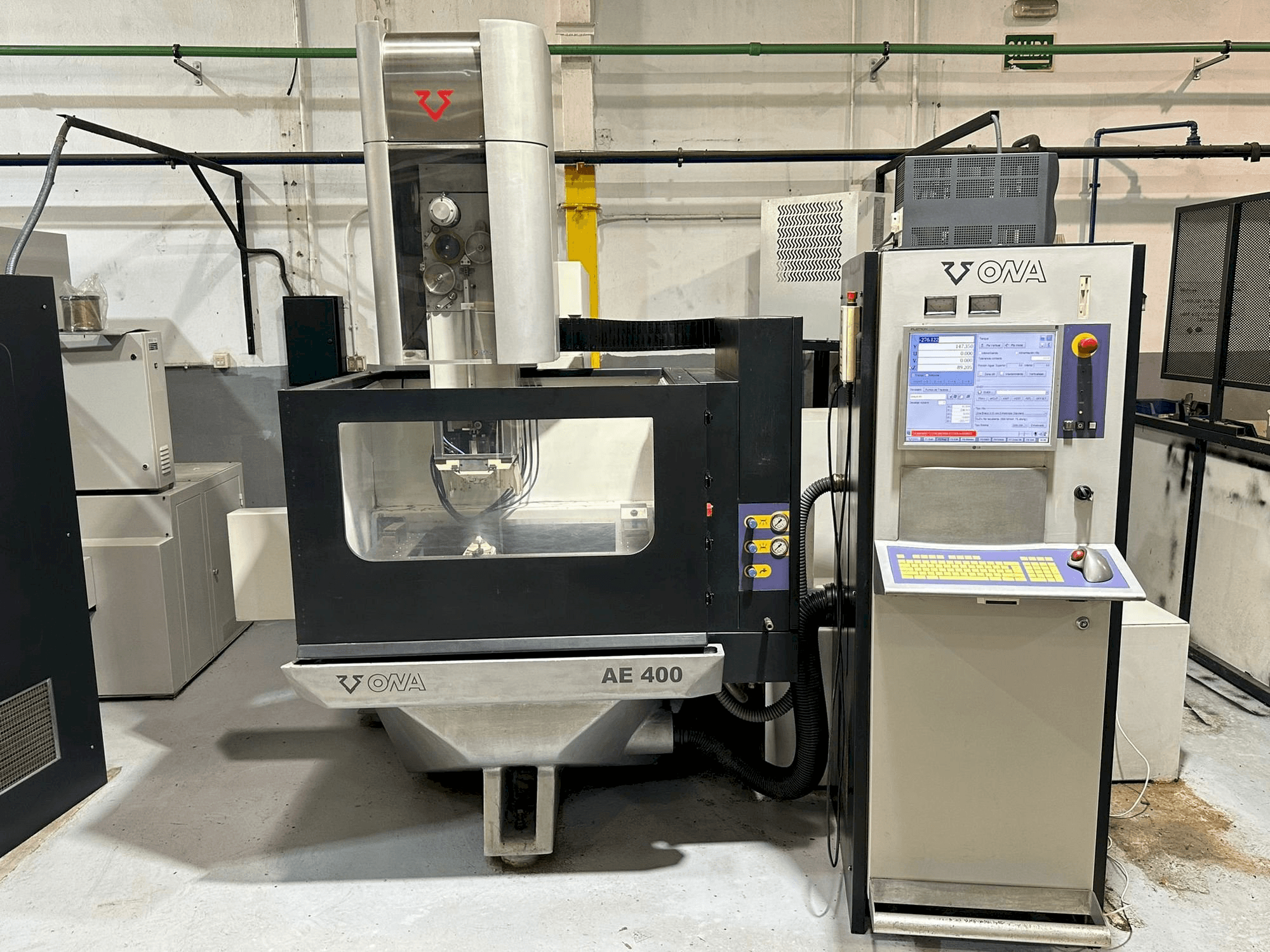 Makine ONA AE400 - Önden görünüm