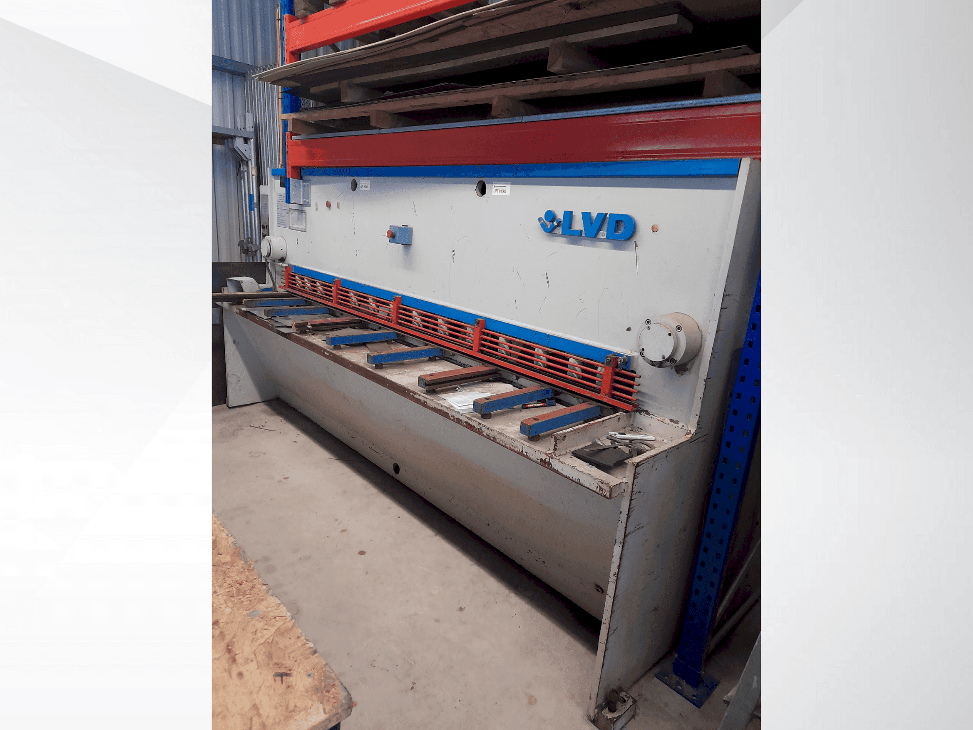 Makine LVD HST 25/6 - Yan görünüm