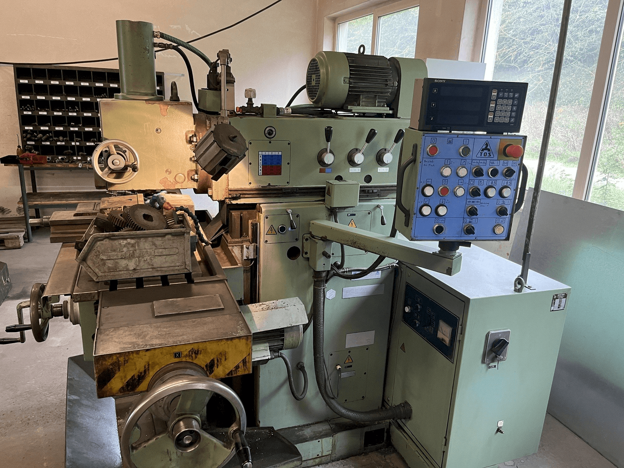 Makine TOS FGS 25 - Önden görünüm