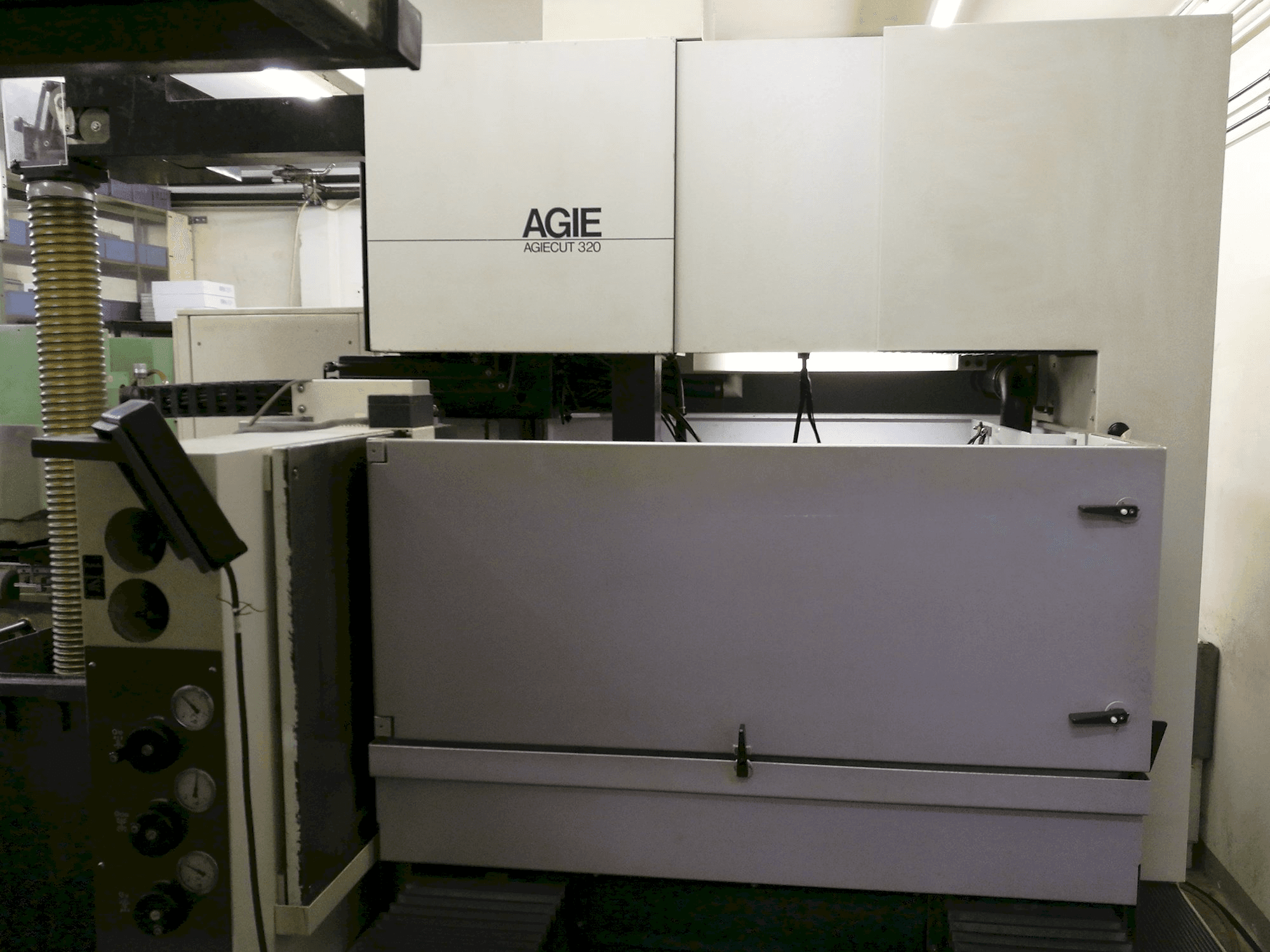 Makine AGIE - Önden görünüm AGIECUT 320