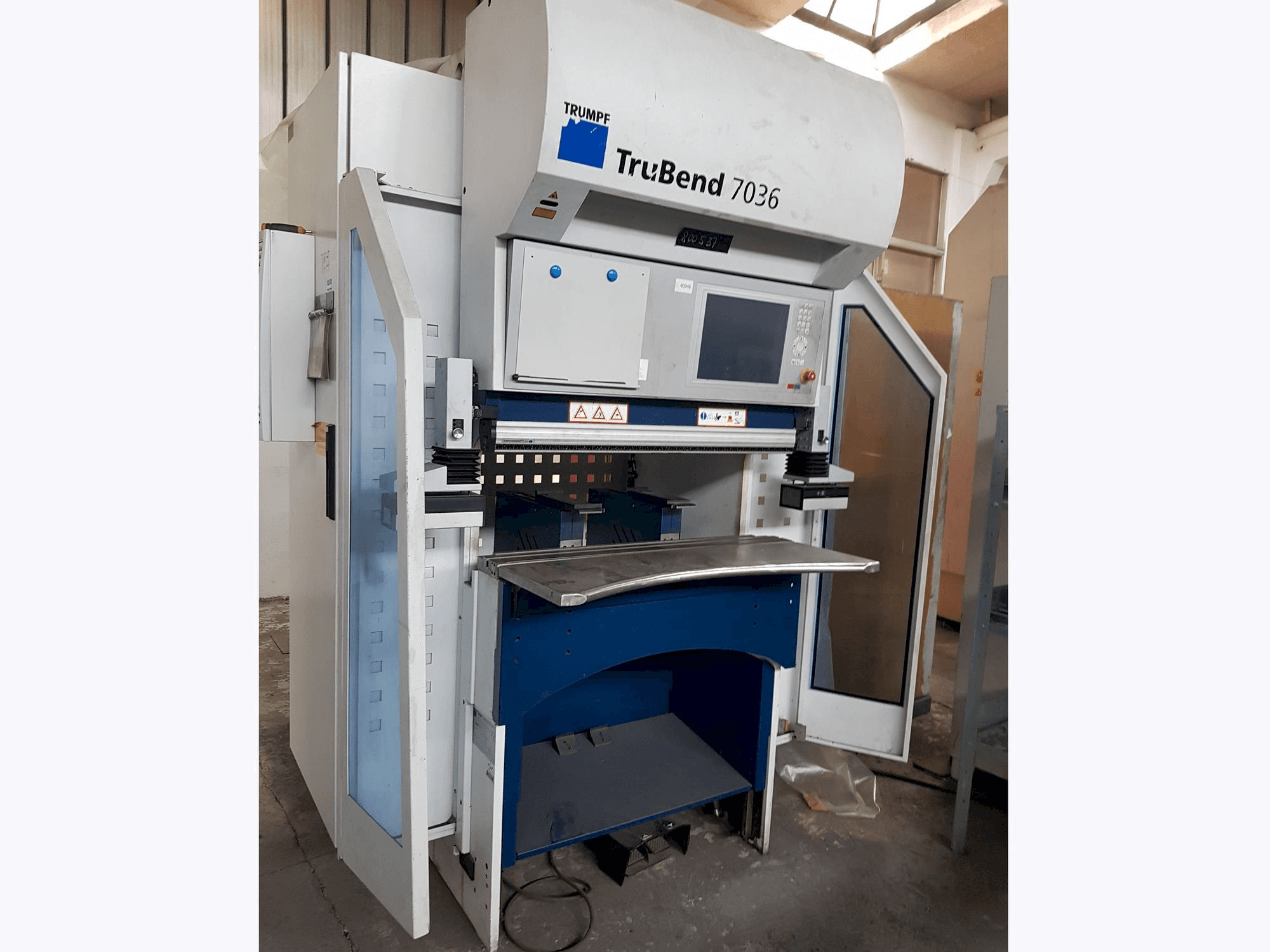 Makine Trumpf TruBend 7036 - Önden görünüm
