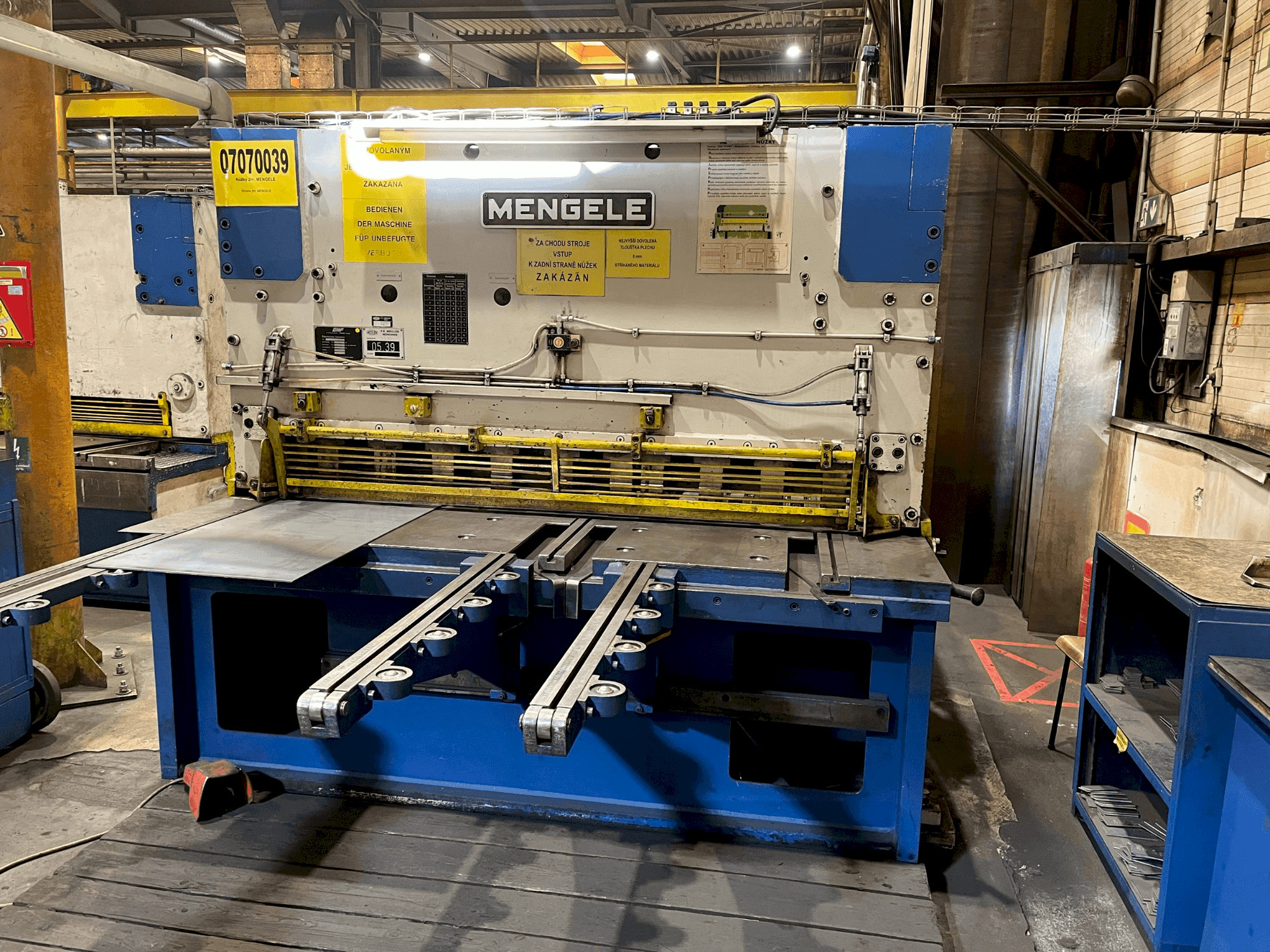 Makine MENGELE S16-2000 - Önden görünüm