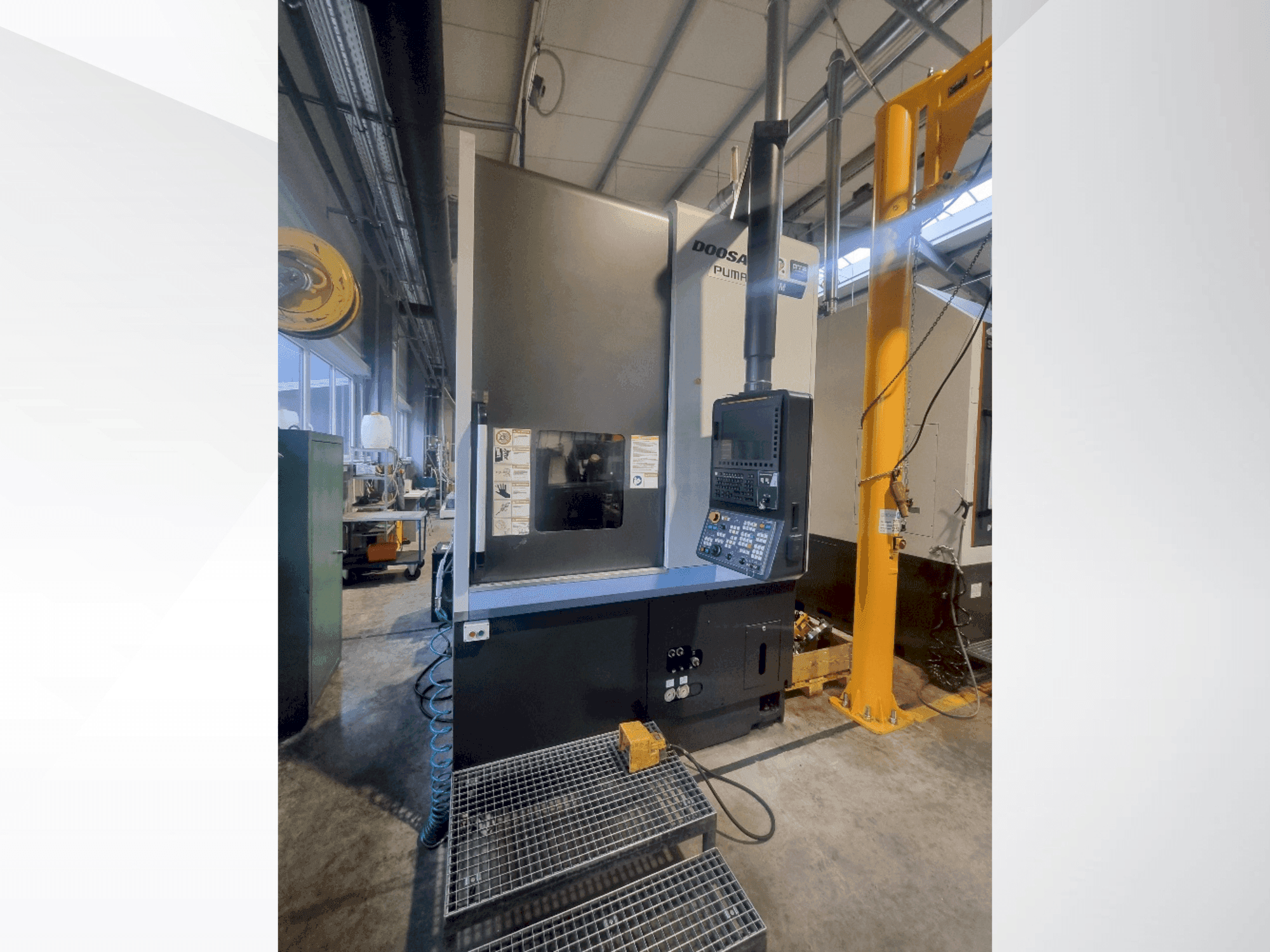 Makine DOOSAN V8300MR - Önden görünüm